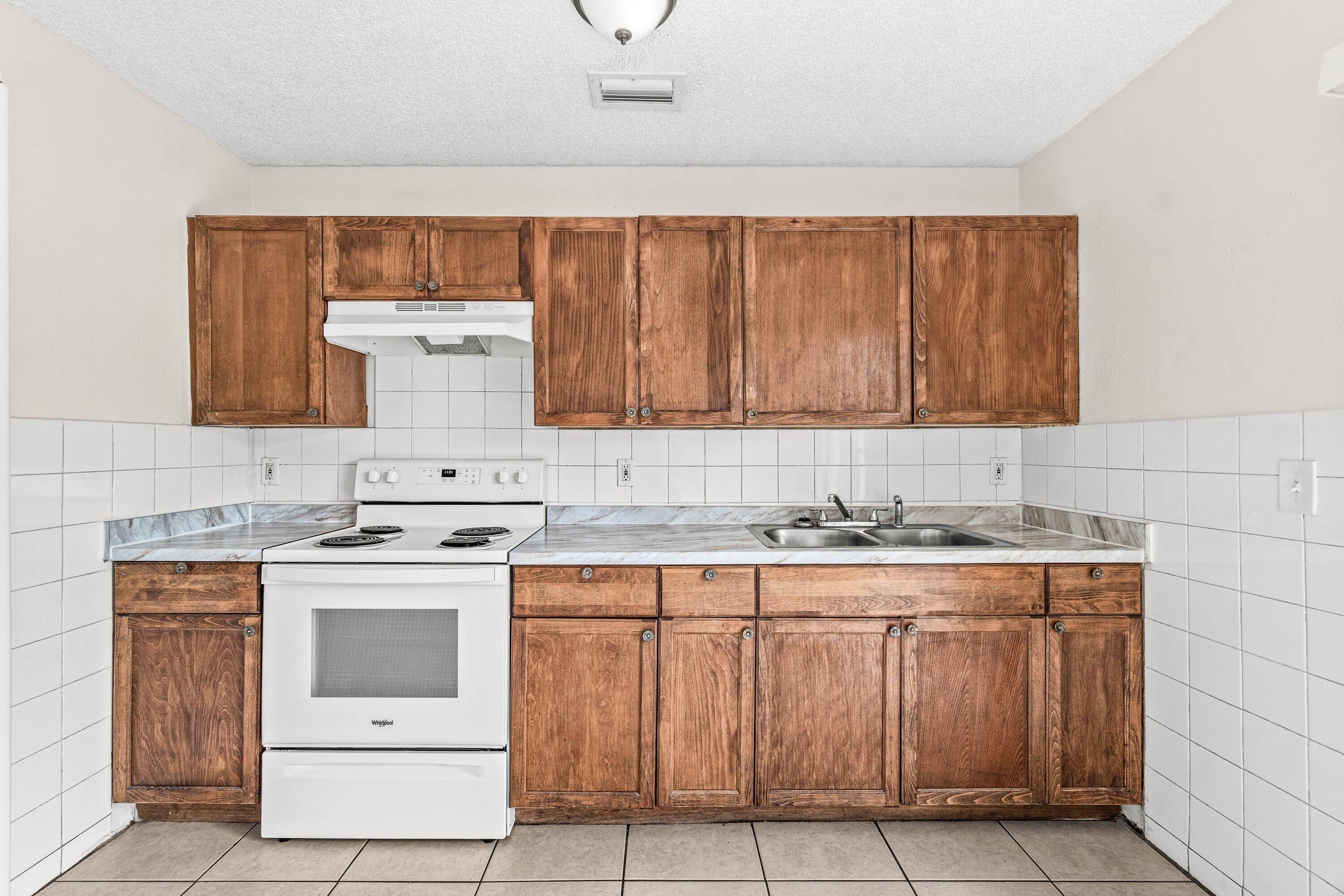Gulfstream Apartments - Residential Lease