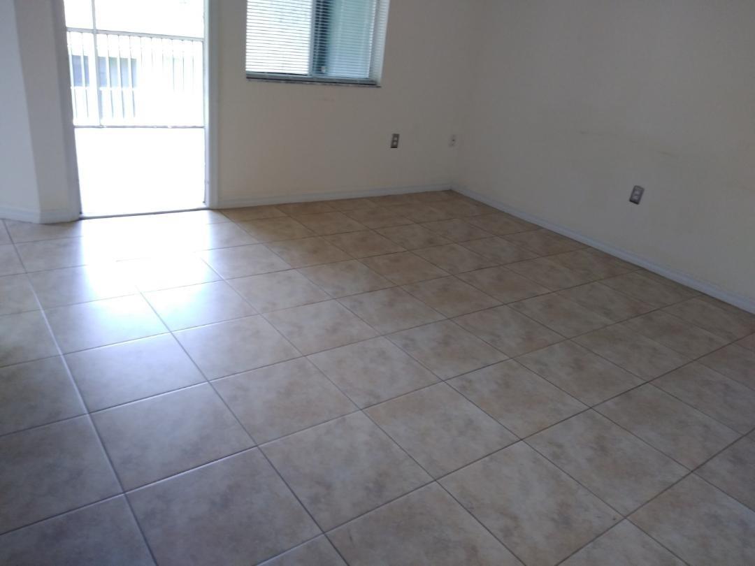 2303 Glenmoor Dr 2303