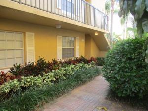 Nice gated community. Pets allowed. On the intracoastal with beautiful pool directly beside the intracoastal. 10 minutes from City place. Unit has 1 car garage with beautiful tile, granite and stainless steel.Landlord says to BRING ALL OFFERS!