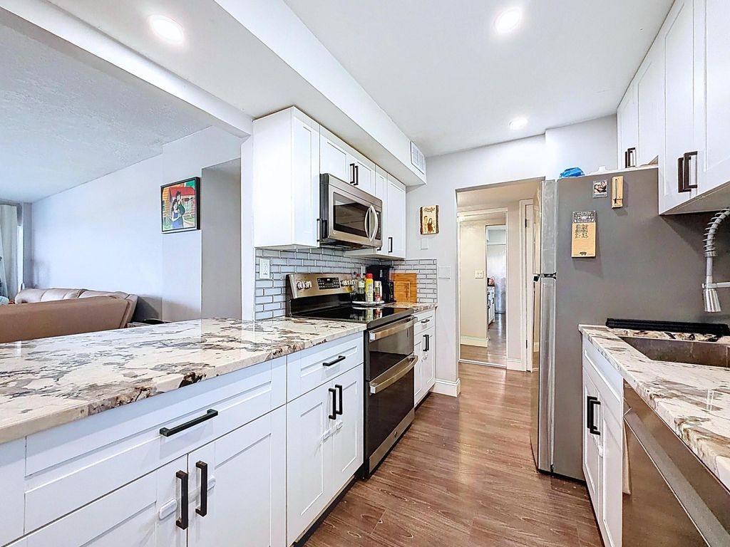 Photo of 801 S Federal Highway #816, Pompano Beach, FL 33062 (MLS # B26018280)