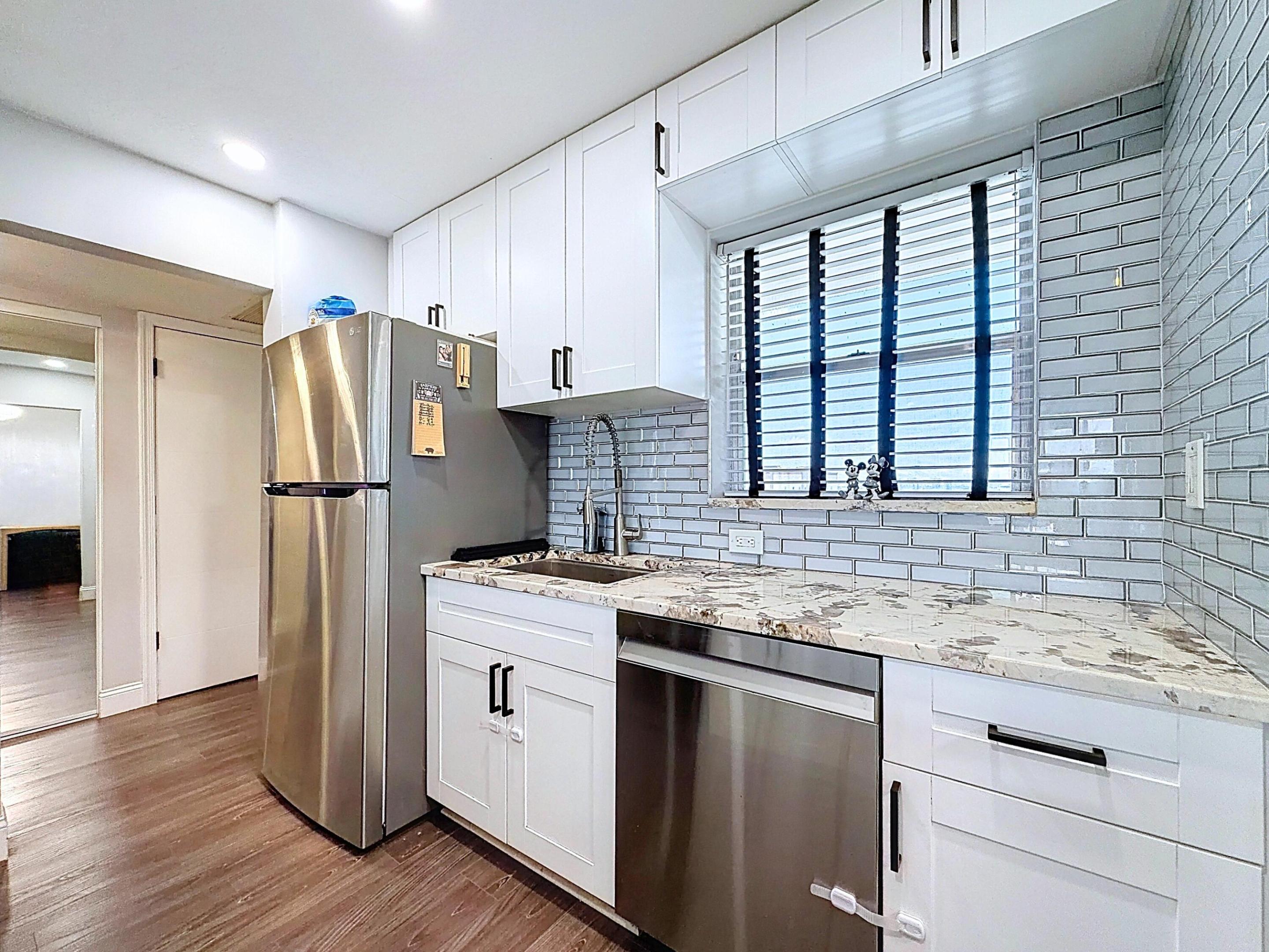 801 S Federal Highway 816