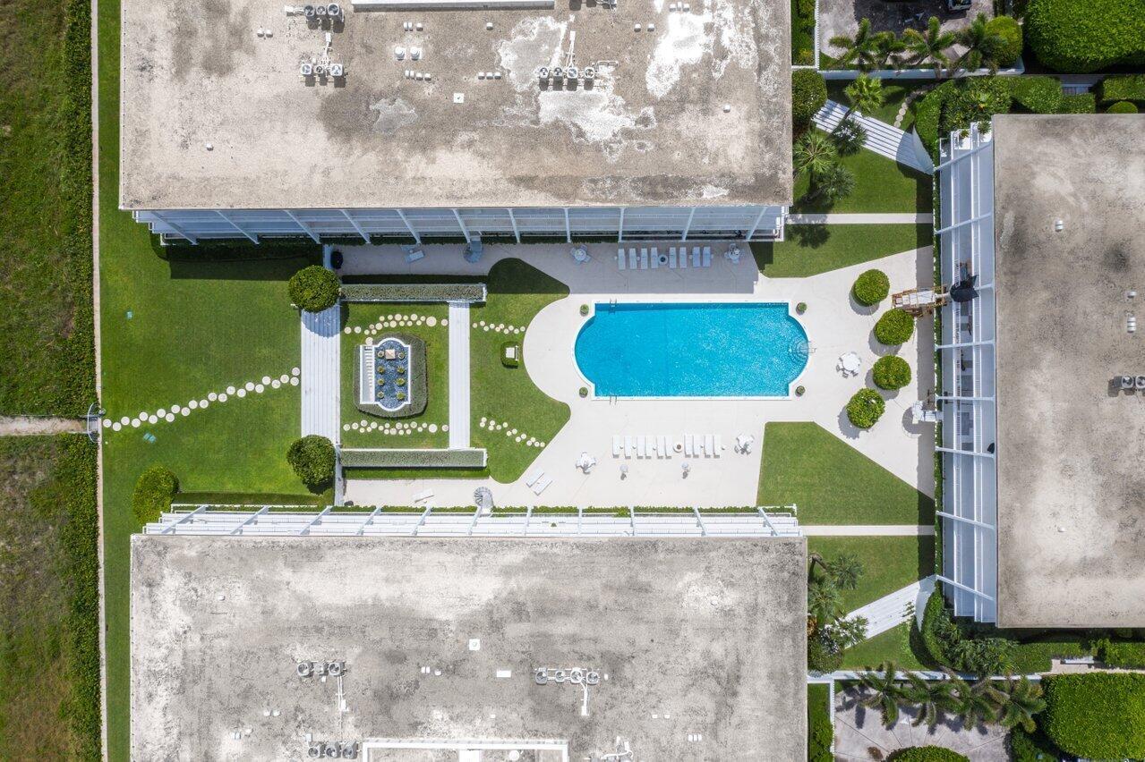 REEF CONDO - Residential