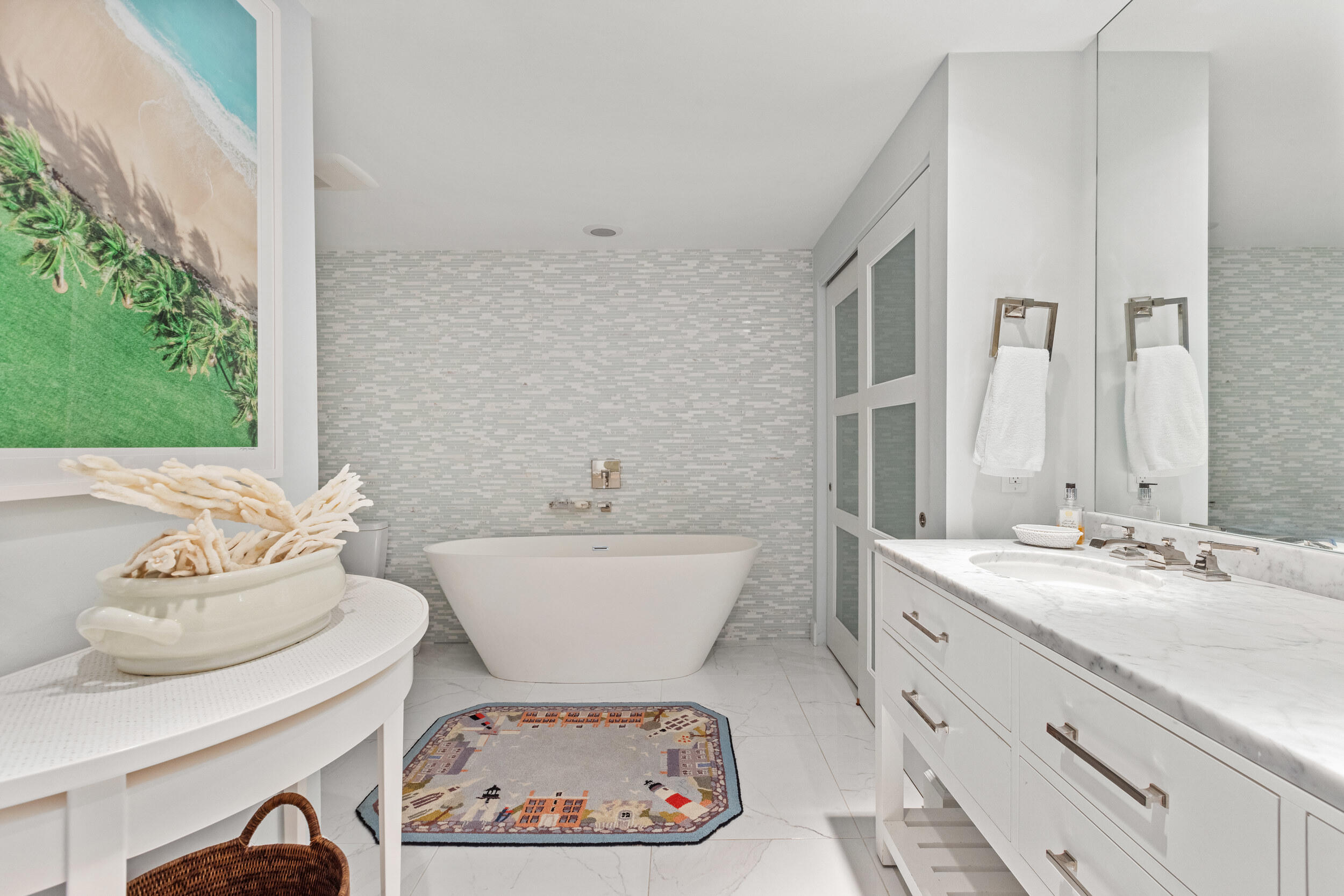 REEF CONDO - Residential