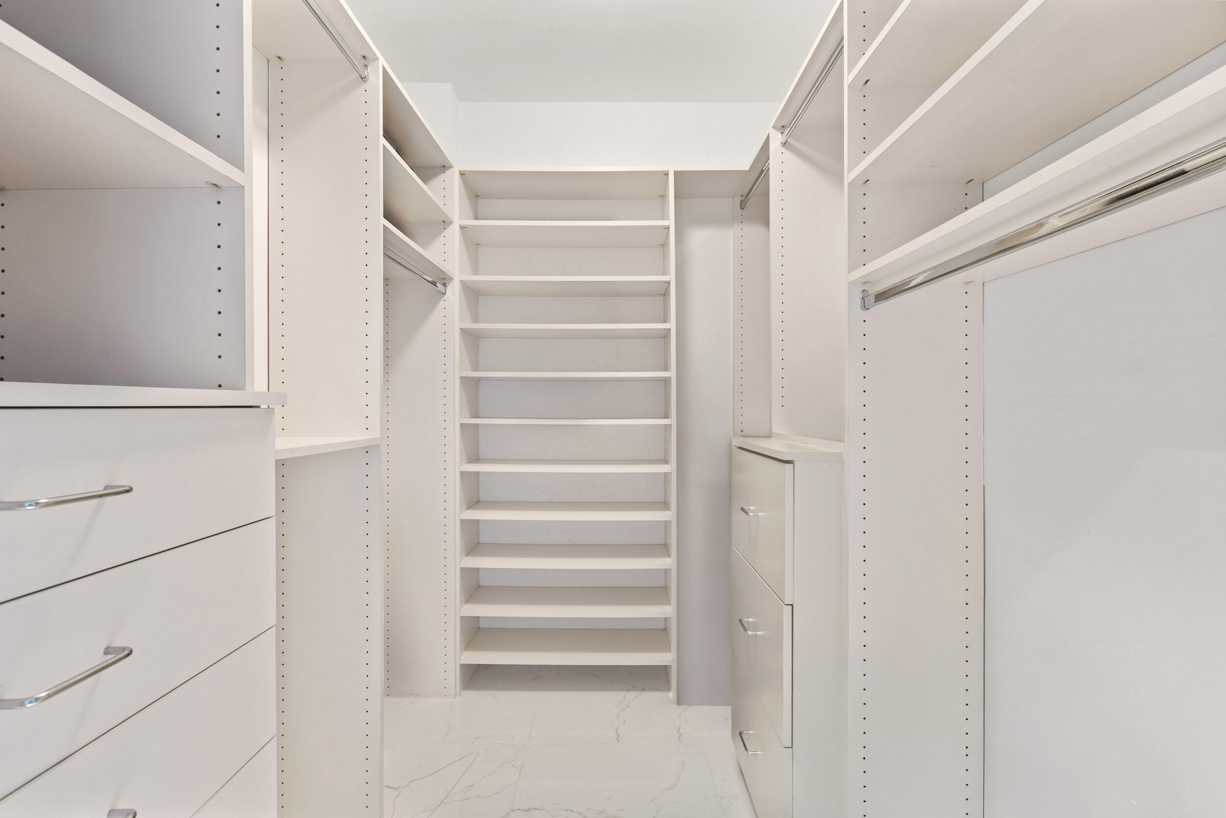 REEF CONDO - Residential