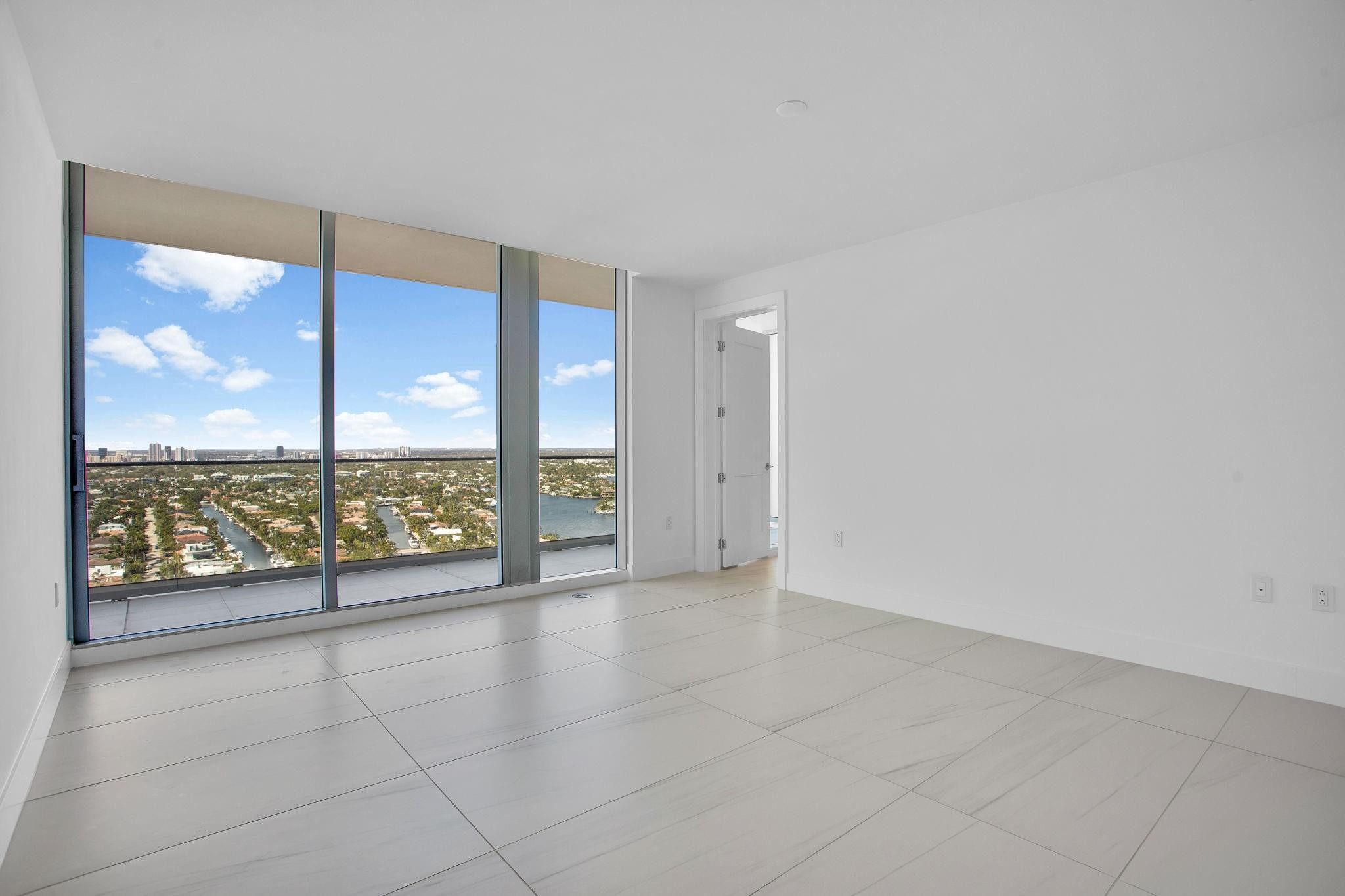 SELENE OCEANFRONT RESIDEN - Residential