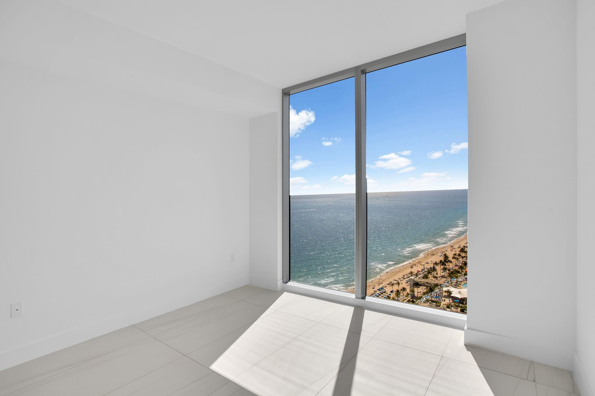 SELENE OCEANFRONT RESIDEN - Residential