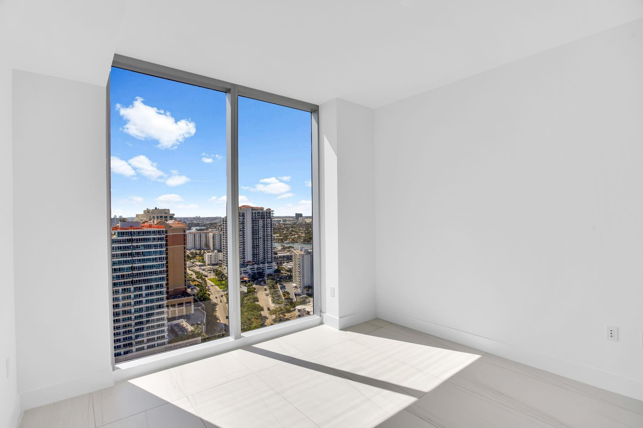 SELENE OCEANFRONT RESIDEN - Residential