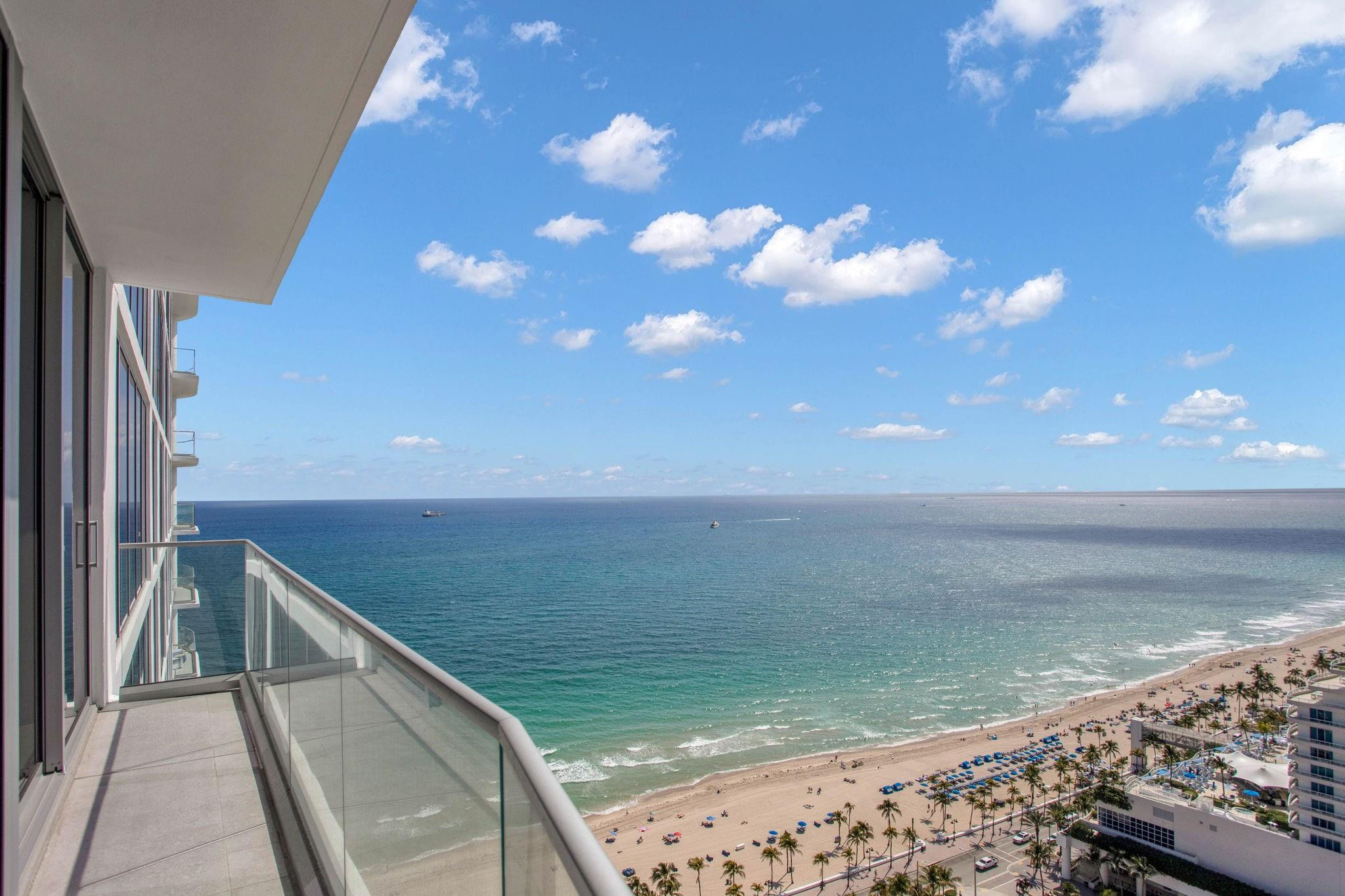 SELENE OCEANFRONT RESIDEN - Residential