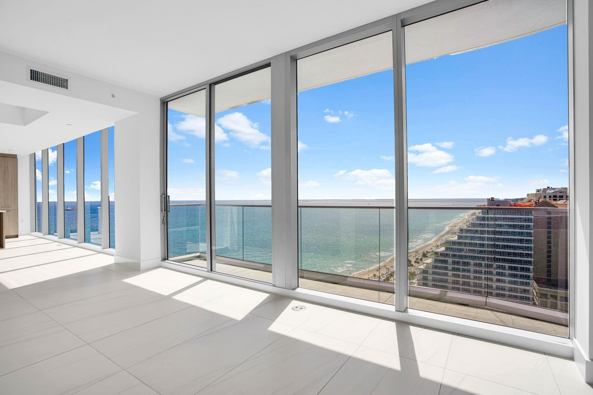 SELENE OCEANFRONT RESIDEN - Residential