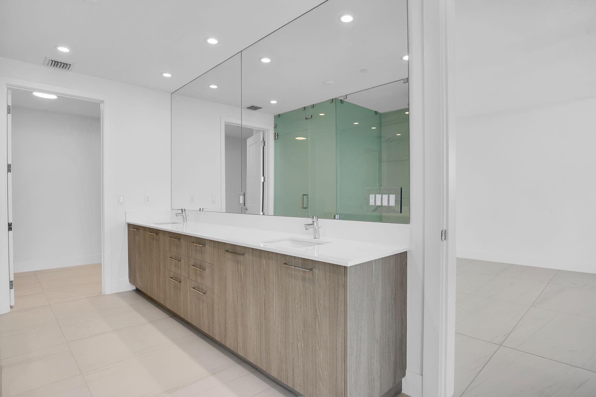 SELENE OCEANFRONT RESIDEN - Residential