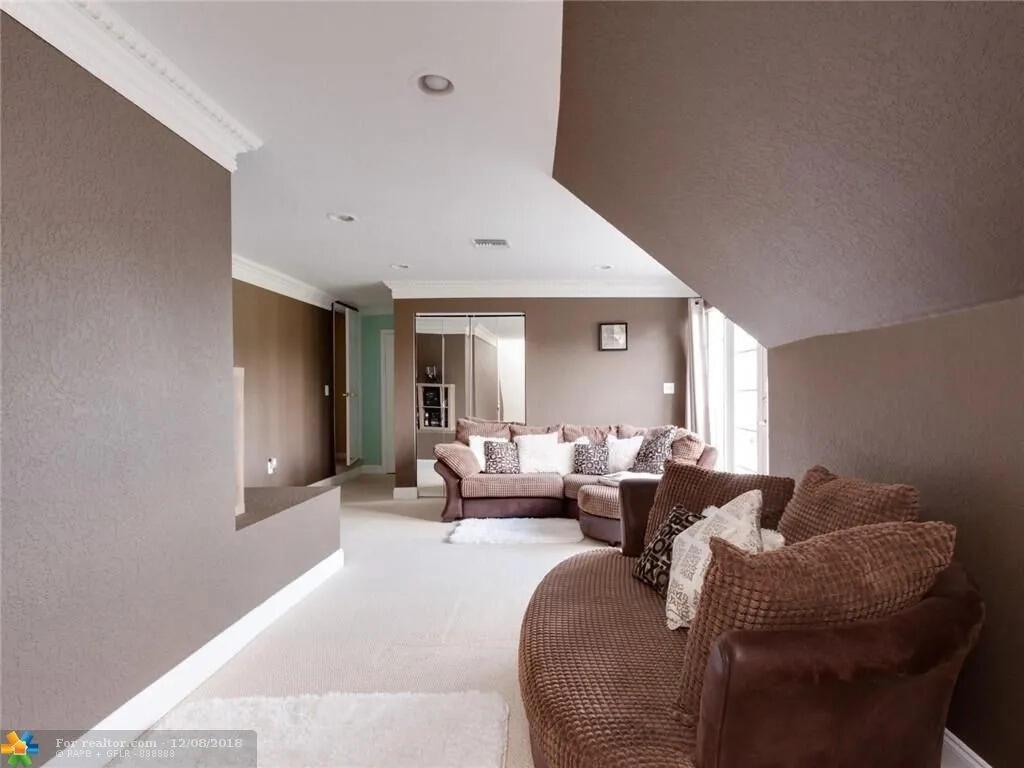 7200 NW 51st Terrace