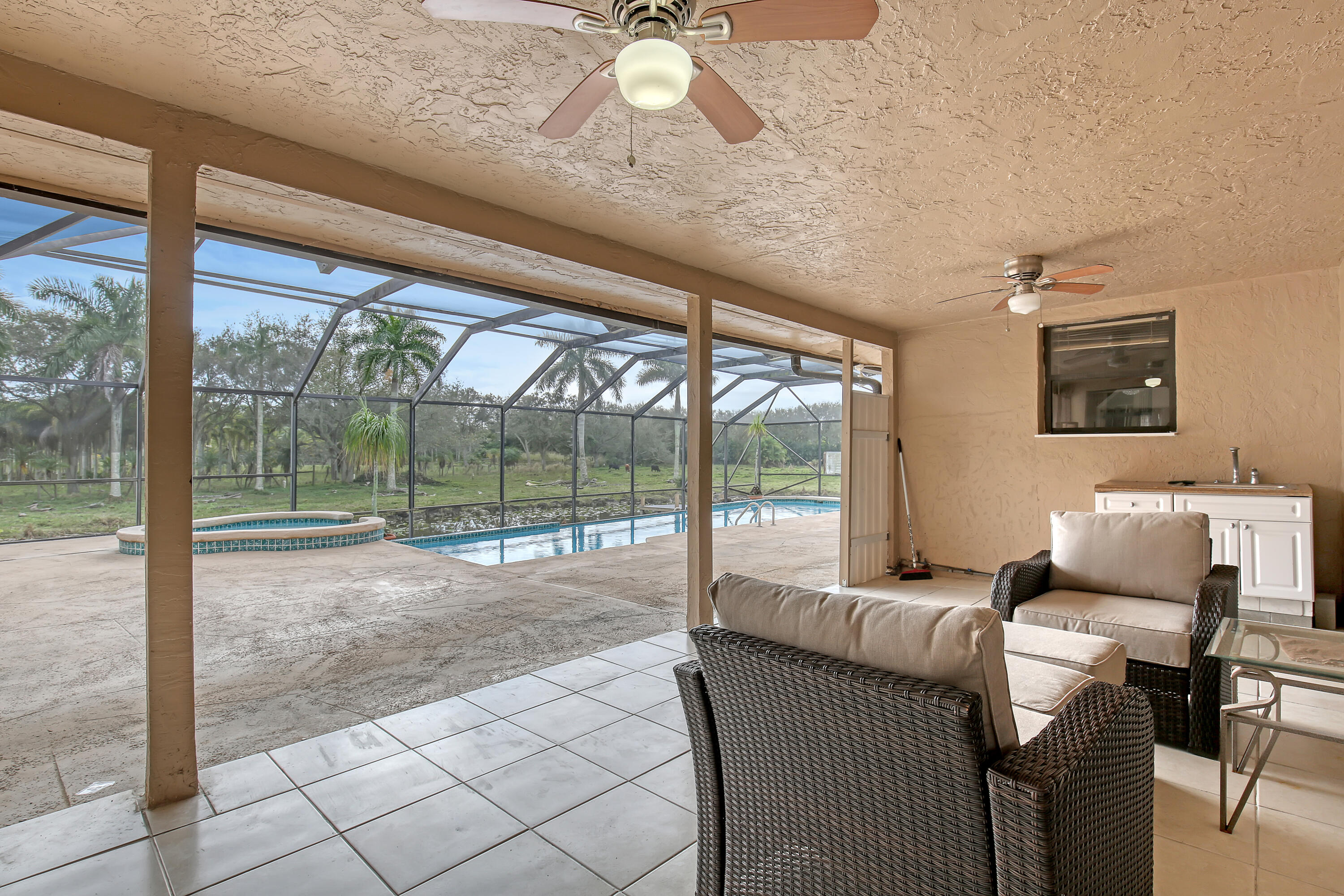 RUSTIC RANCH - Residential