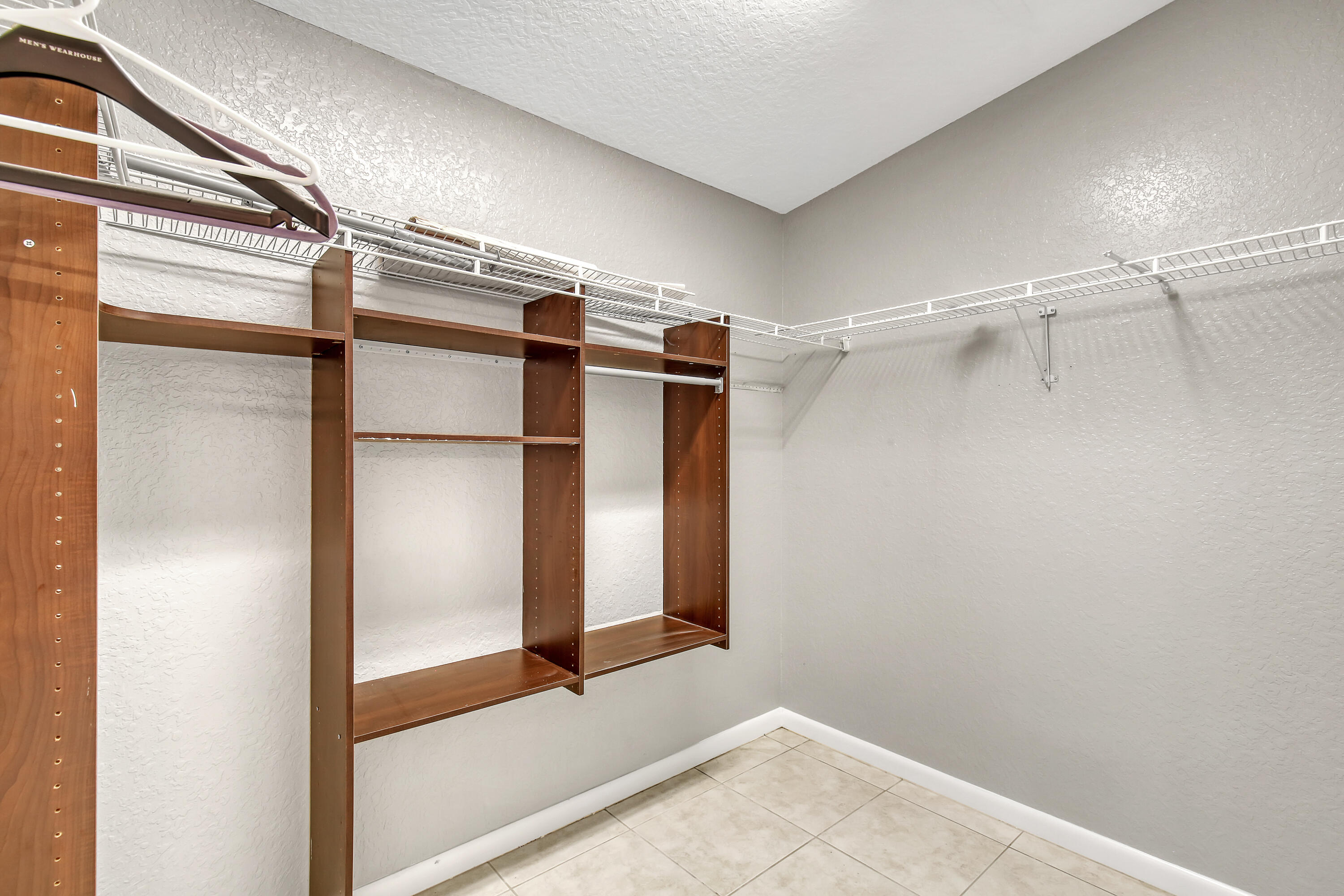 RUSTIC RANCH - Residential