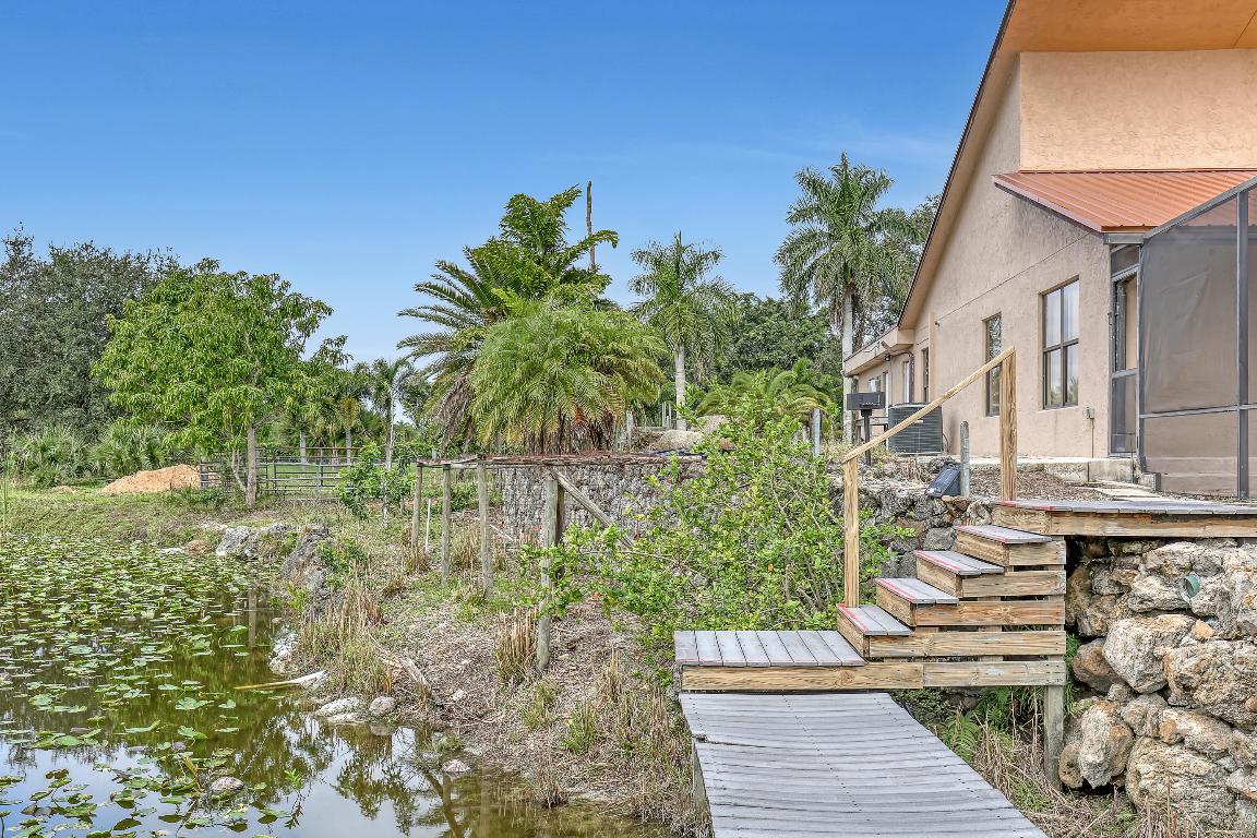 RUSTIC RANCH - Residential