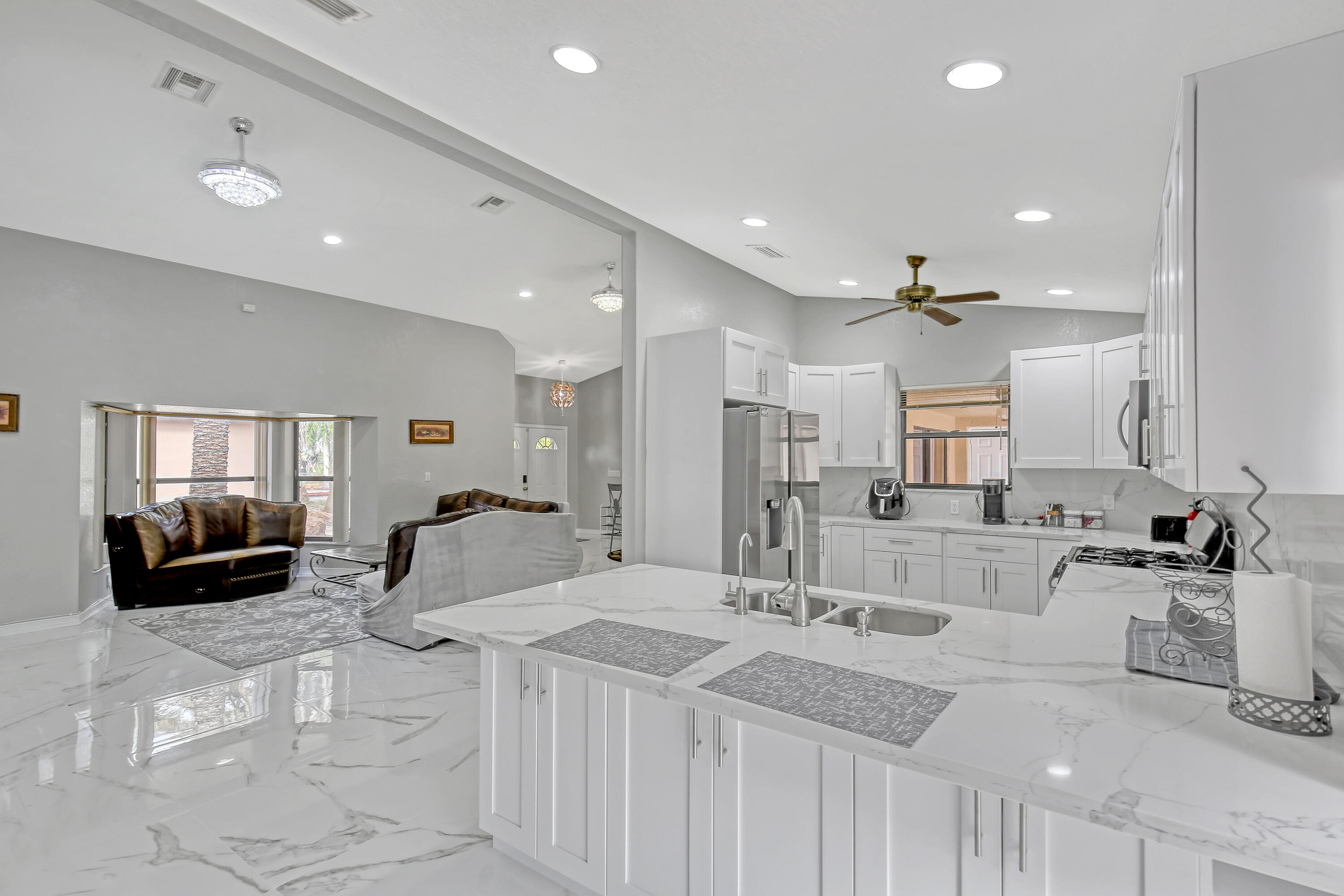 RUSTIC RANCH - Residential