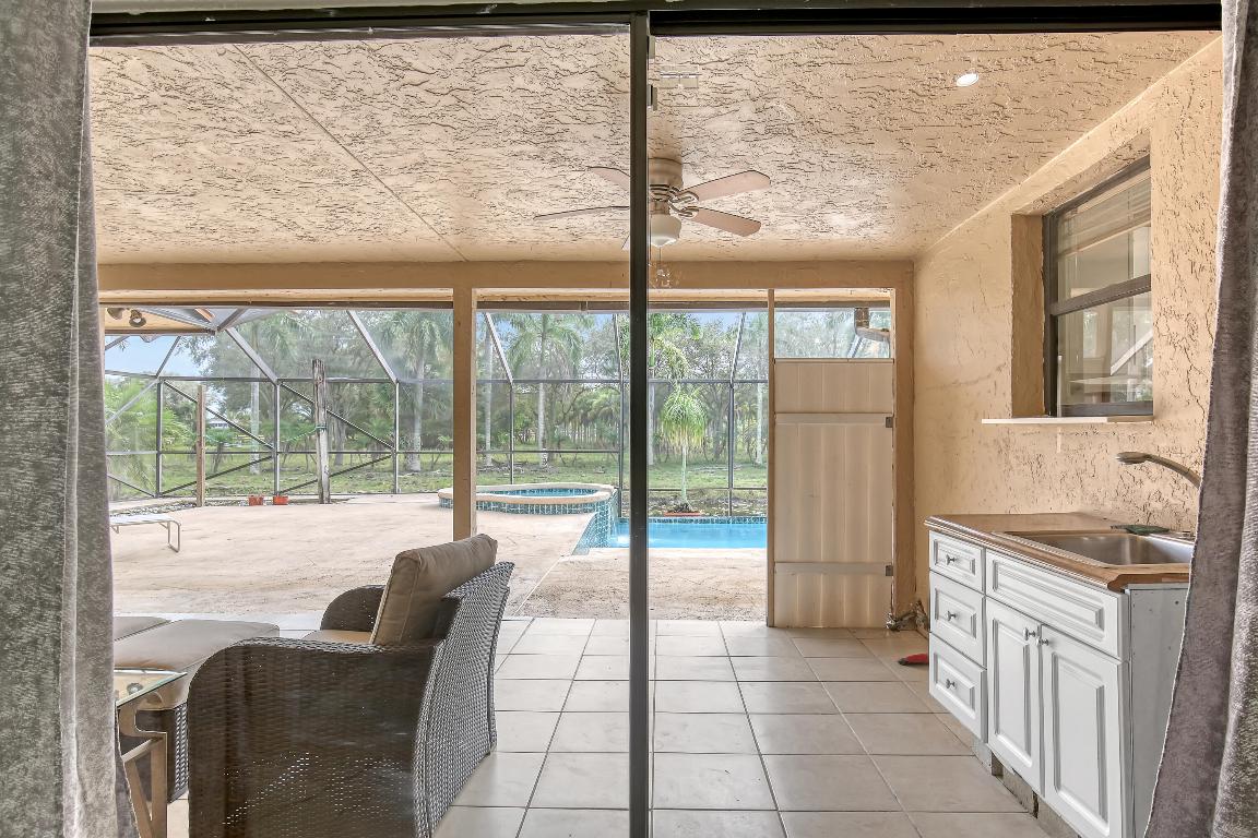 RUSTIC RANCH - Residential