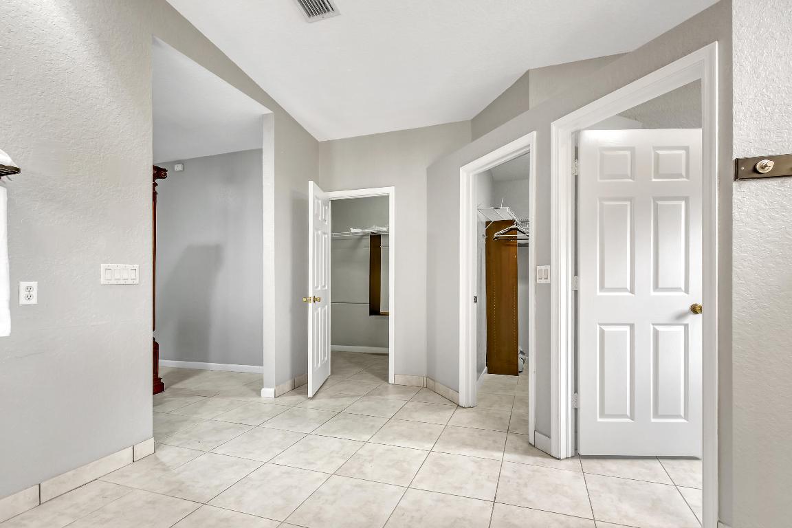 RUSTIC RANCH - Residential