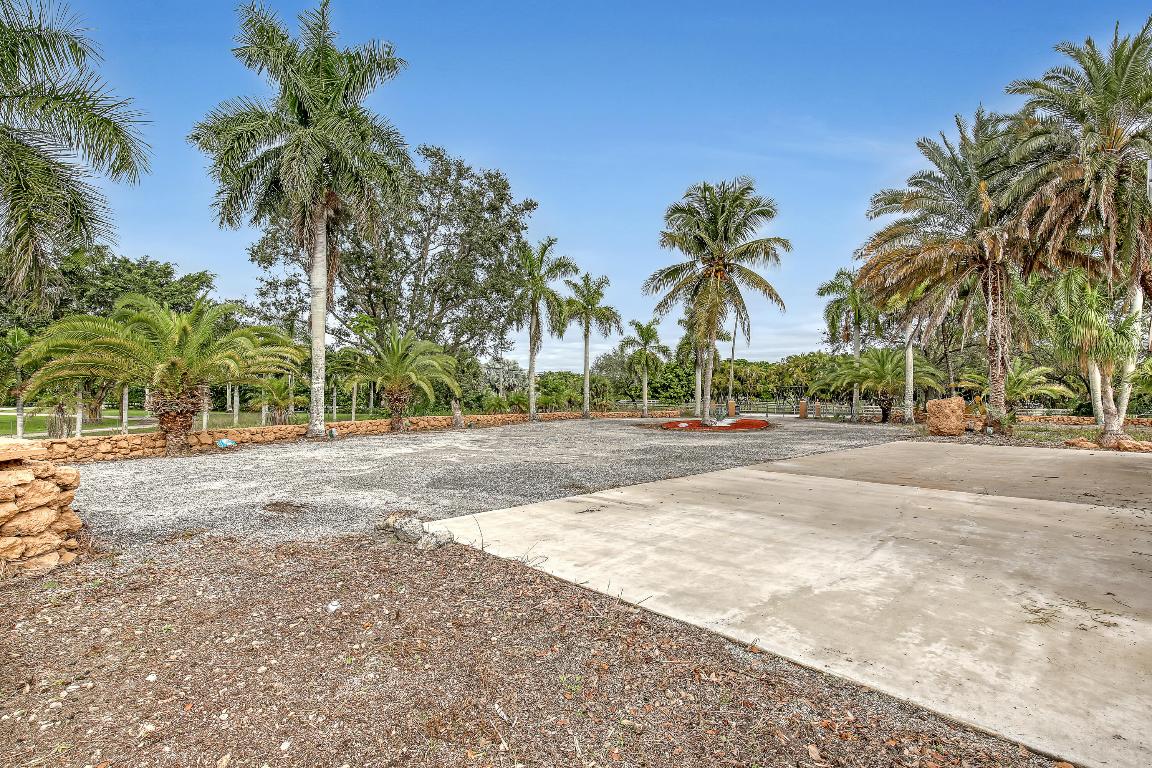 RUSTIC RANCH - Residential