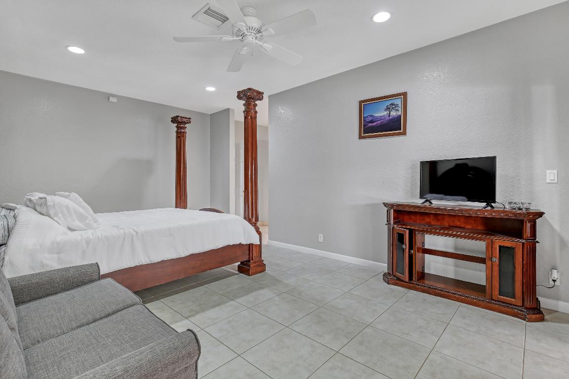 RUSTIC RANCH - Residential