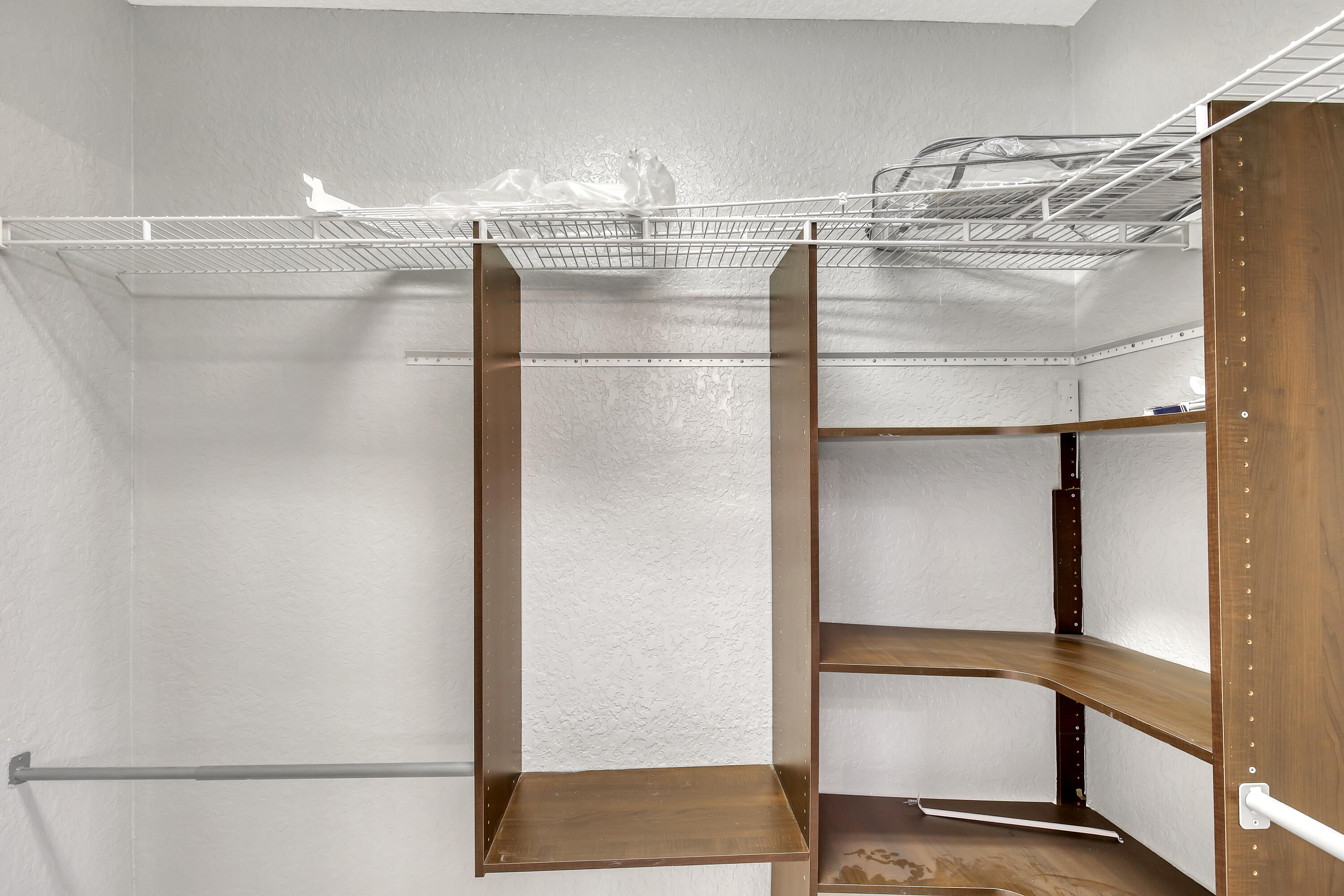 RUSTIC RANCH - Residential