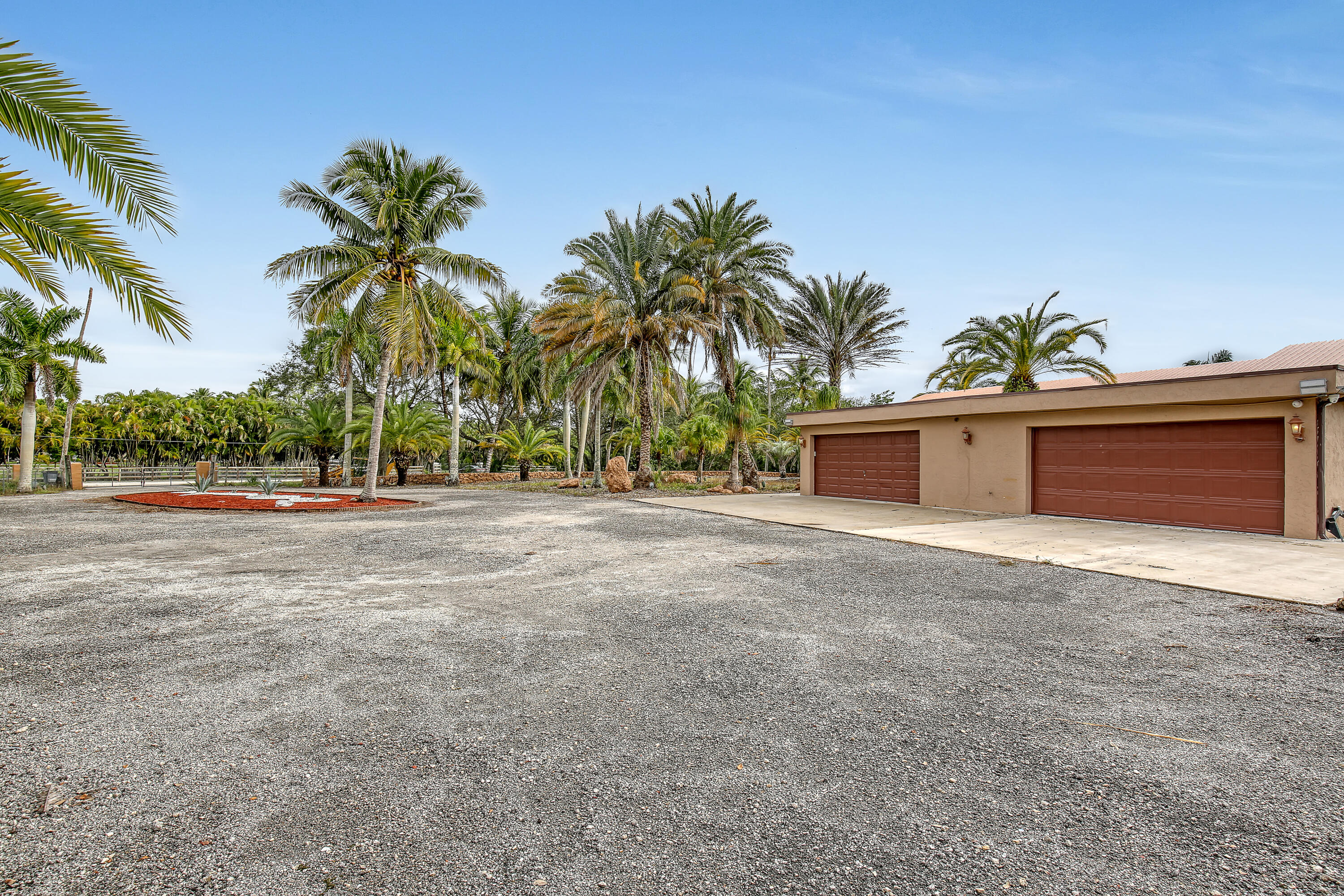 RUSTIC RANCH - Residential