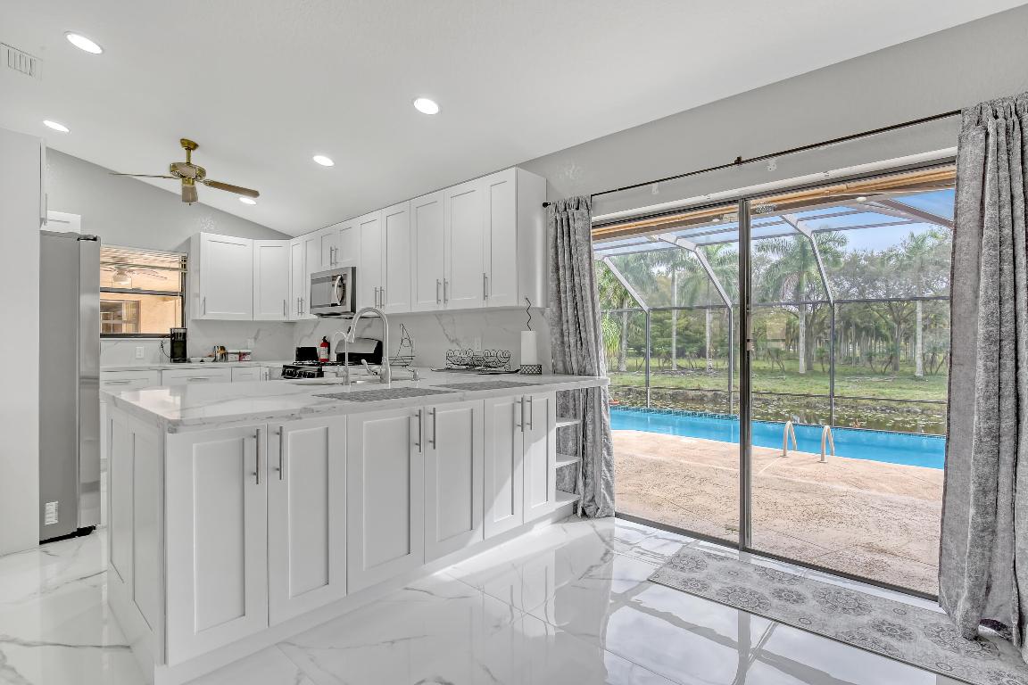 RUSTIC RANCH - Residential