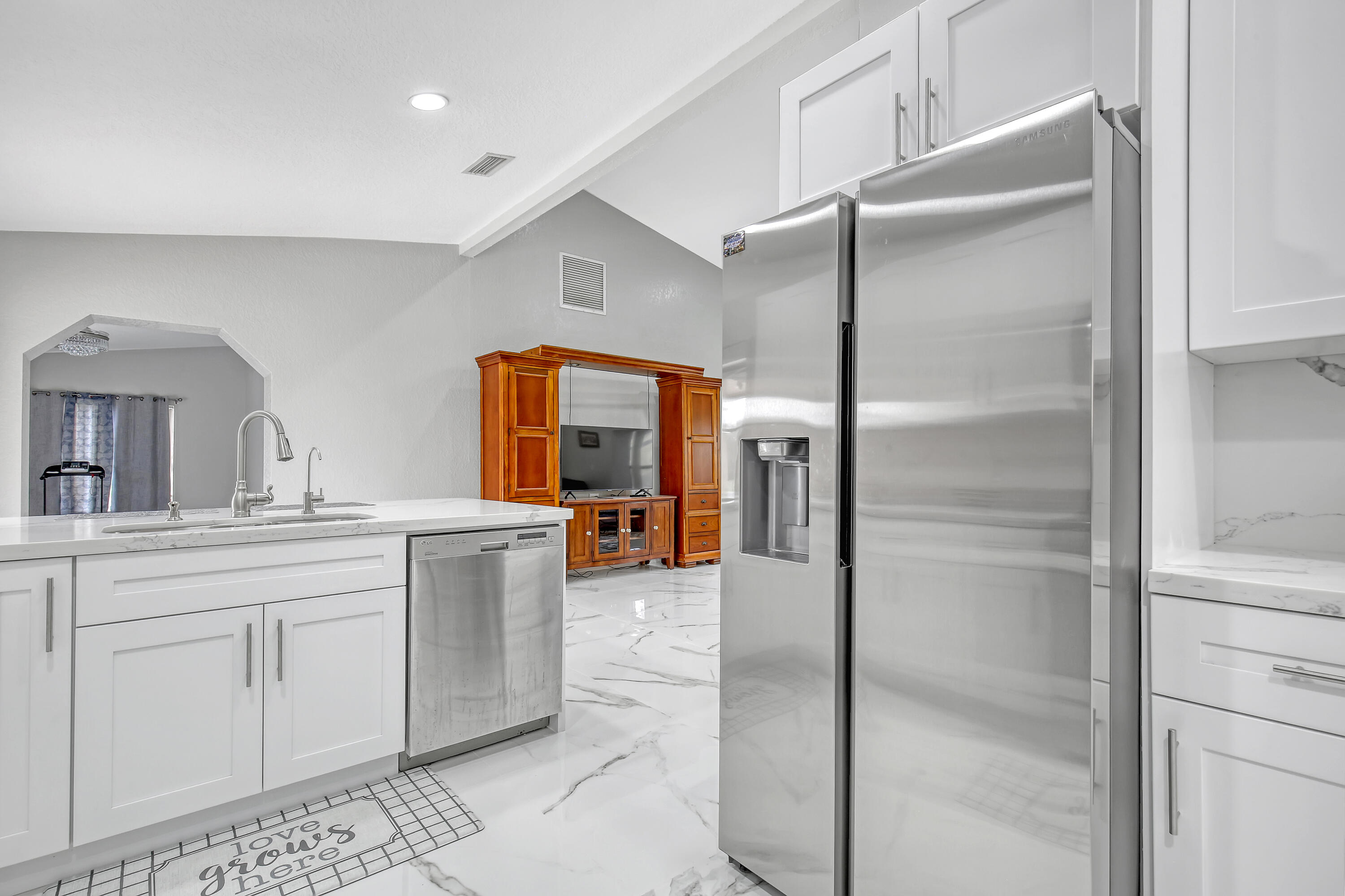 RUSTIC RANCH - Residential