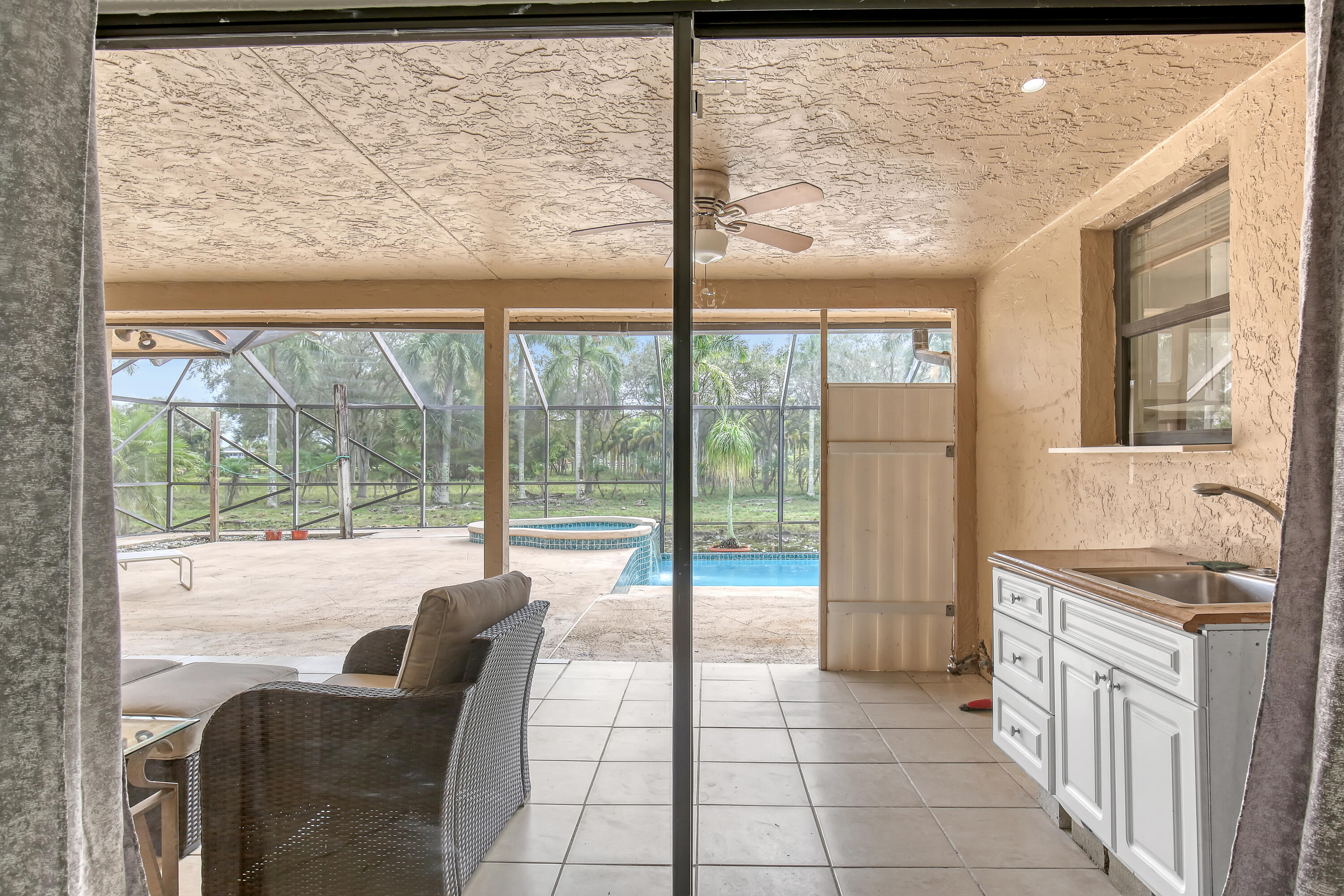 RUSTIC RANCH - Residential