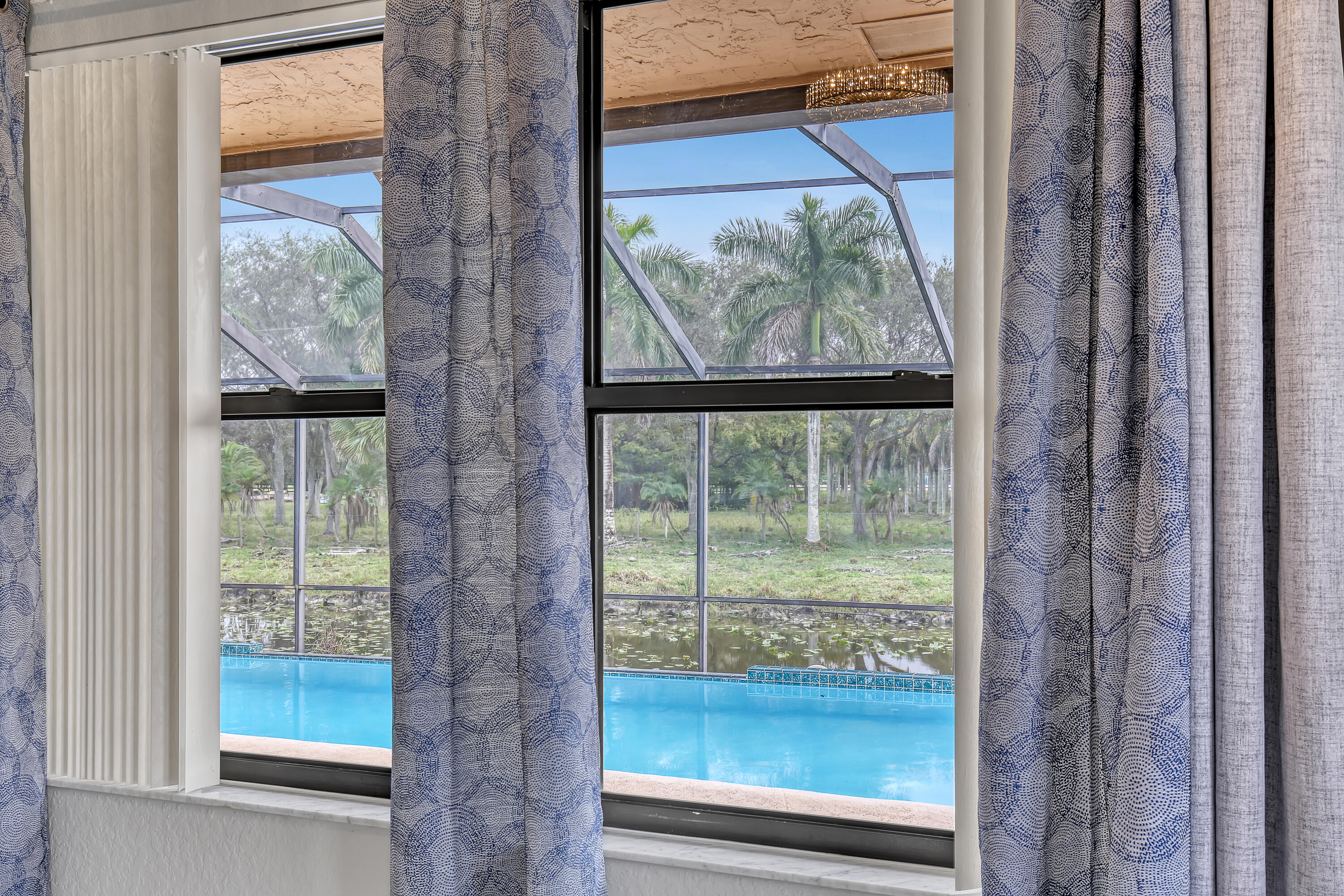 RUSTIC RANCH - Residential