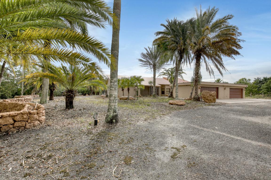 RUSTIC RANCH - Residential