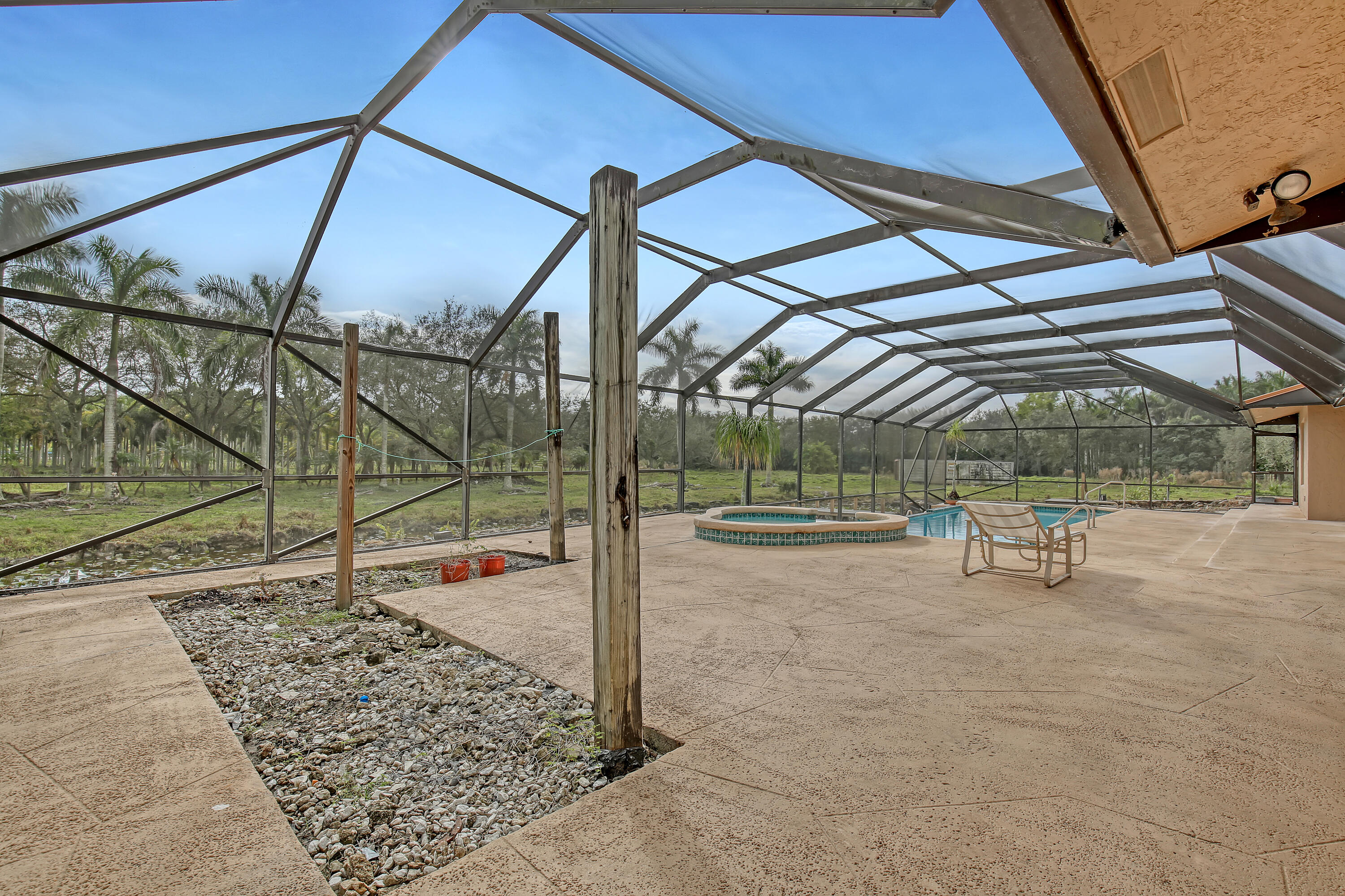 RUSTIC RANCH - Residential