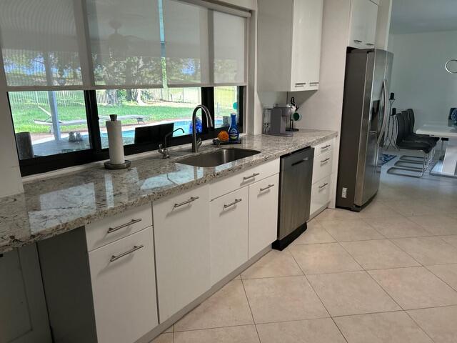 ARROWHEAD COUNTRY HOMES - Residential Lease