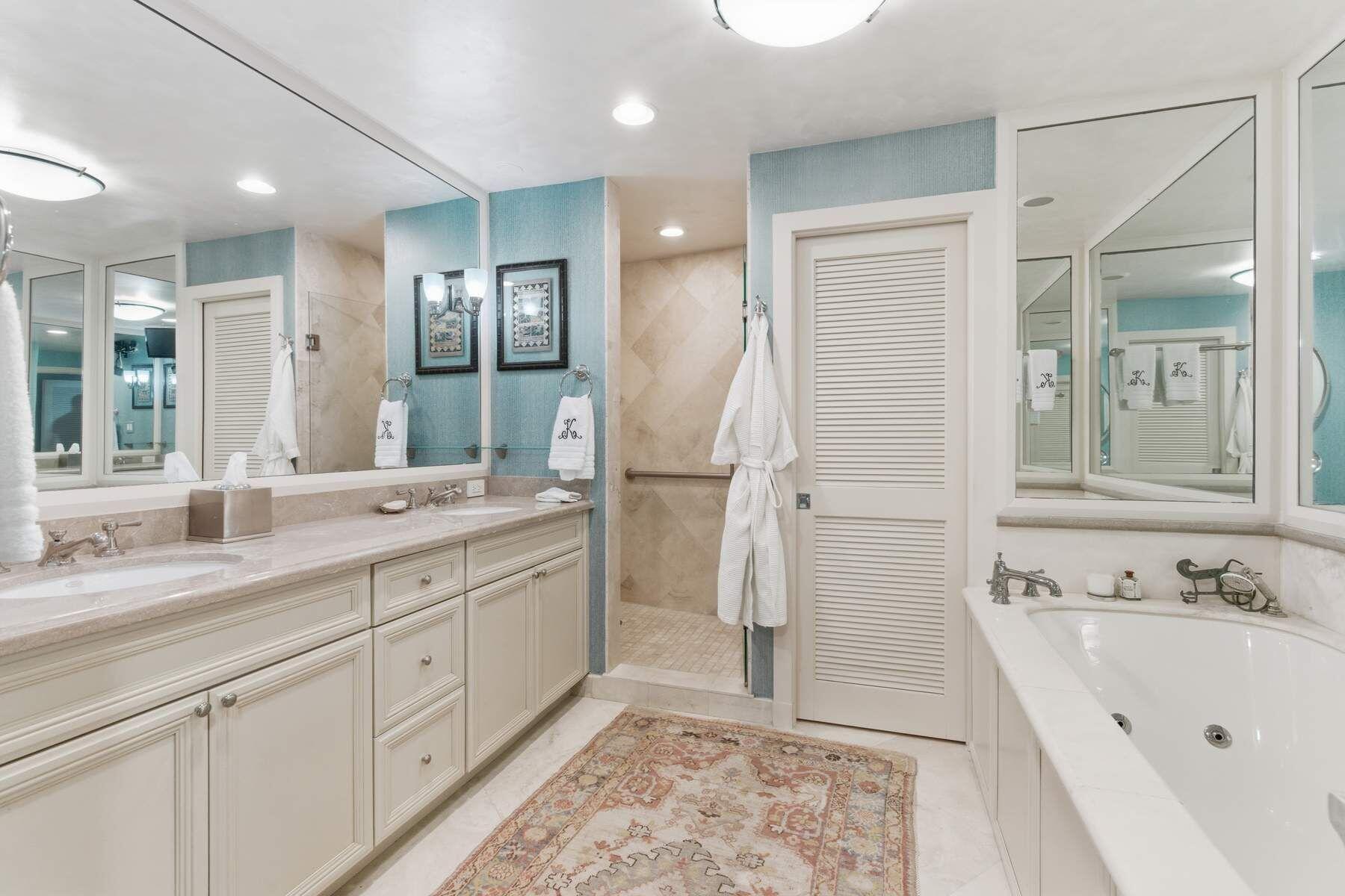 ONE ROYAL PALM WAY CONDO - Residential