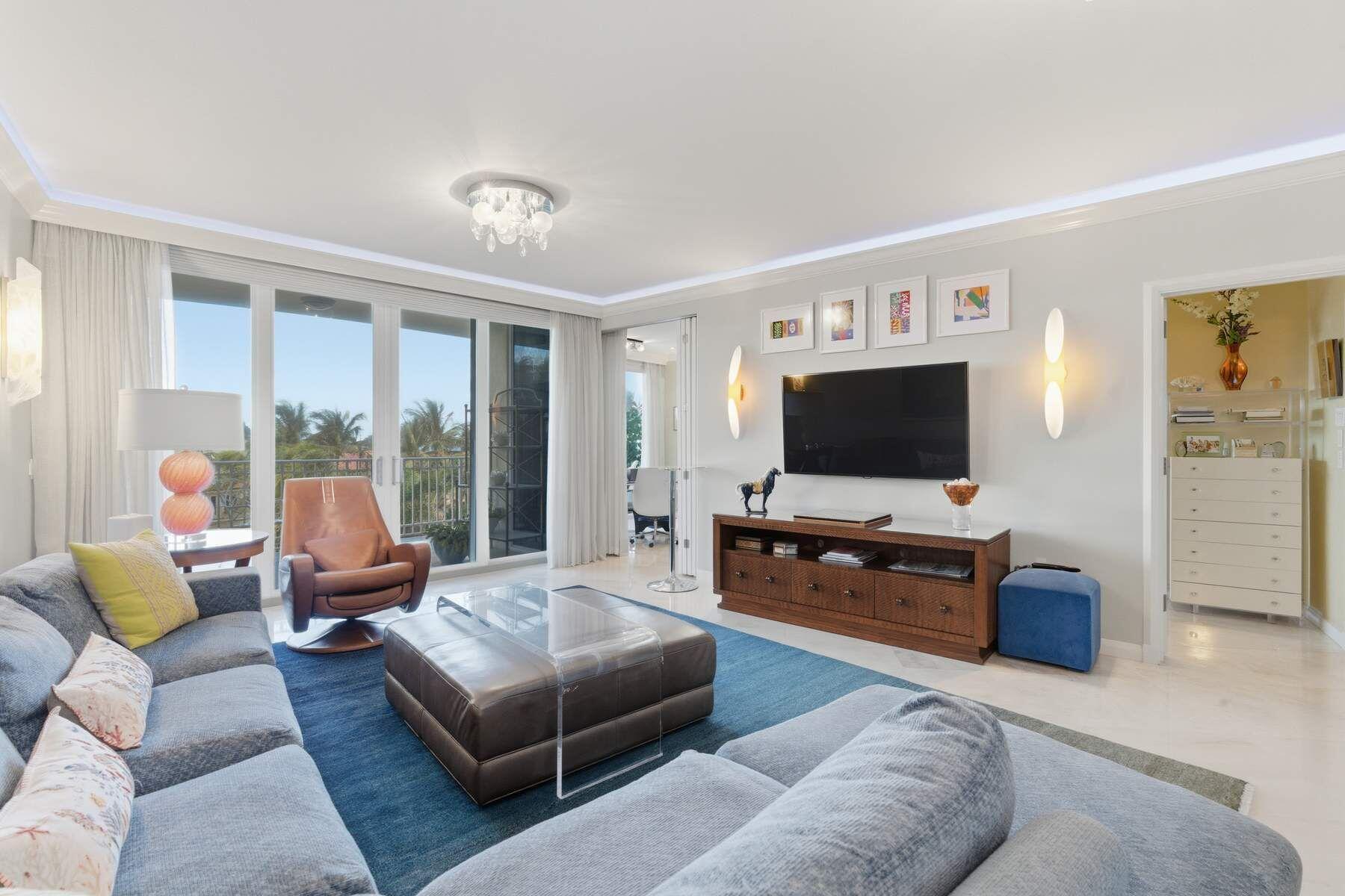 View photos, virtual tours, details... 100 Royal Palm Way F4