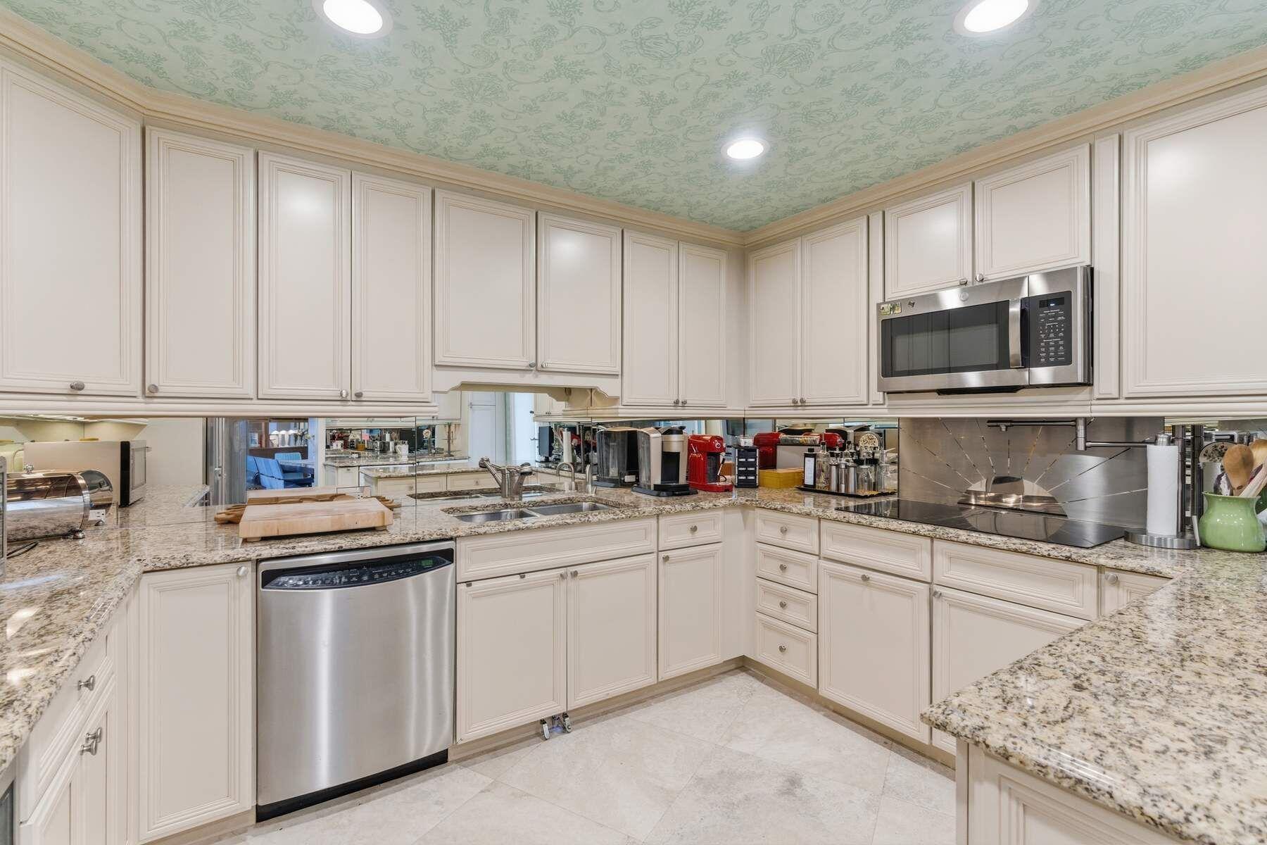 ONE ROYAL PALM WAY CONDO - Residential