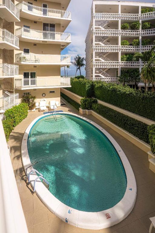 ONE ROYAL PALM WAY CONDO - Residential