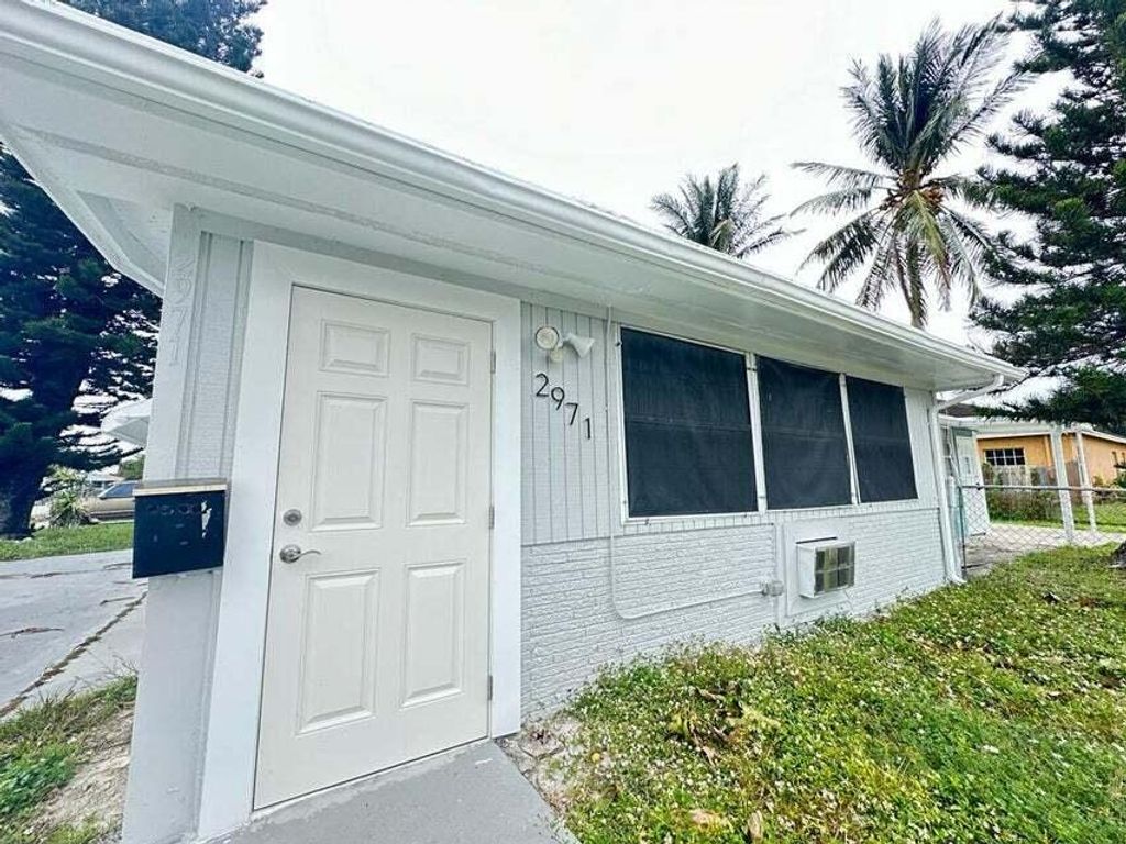 Photo of 2971 NW 11th Street, Fort Lauderdale, FL 33311 (MLS # R11165489)