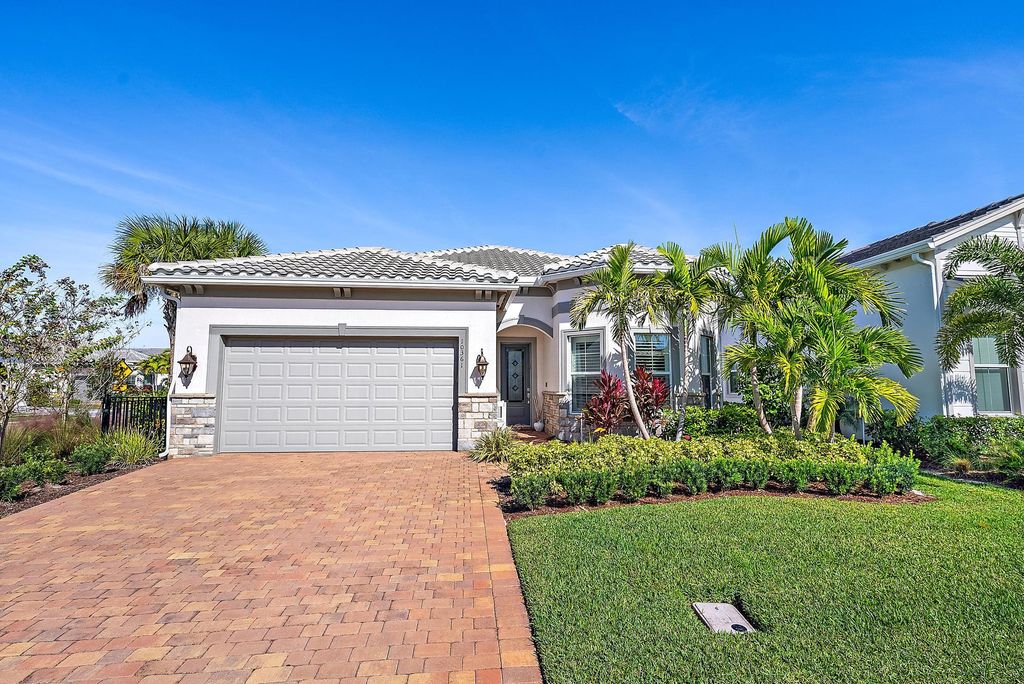 Photo of 10361 Northbrook Circle, Palm Beach Gardens, FL 33412 (MLS # R11140421)
