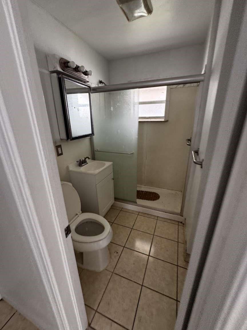 Lauderdale 2-9 D - Residential Income