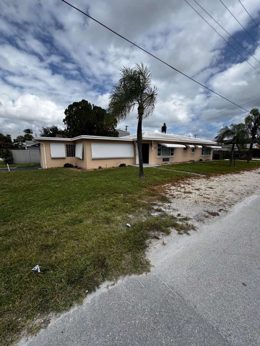 405-407 SE 23rd St #1-3 sits on a 6,824 sq ft lot with RMM-25 zoning, offering strong multifamily flexibility and long-term upside. The property includes roughly 1,650 sq ft of existing living area across multiple units, giving you immediate rental potential while planning renovations or repositioning. The location is unbeatable—minutes from Downtown, Las Olas, FLL Airport, Port Everglades, beaches, and major employment centers. This area has strong year-round rental demand and limited investor inventory, making it ideal for a value-add, mid-term rental strategy, or long-term hold. With solid zoning, a large lot, and multiple paths to increase value, this is a rare opportunity in the 33316 submarket. Easy to show and ready for your vision.