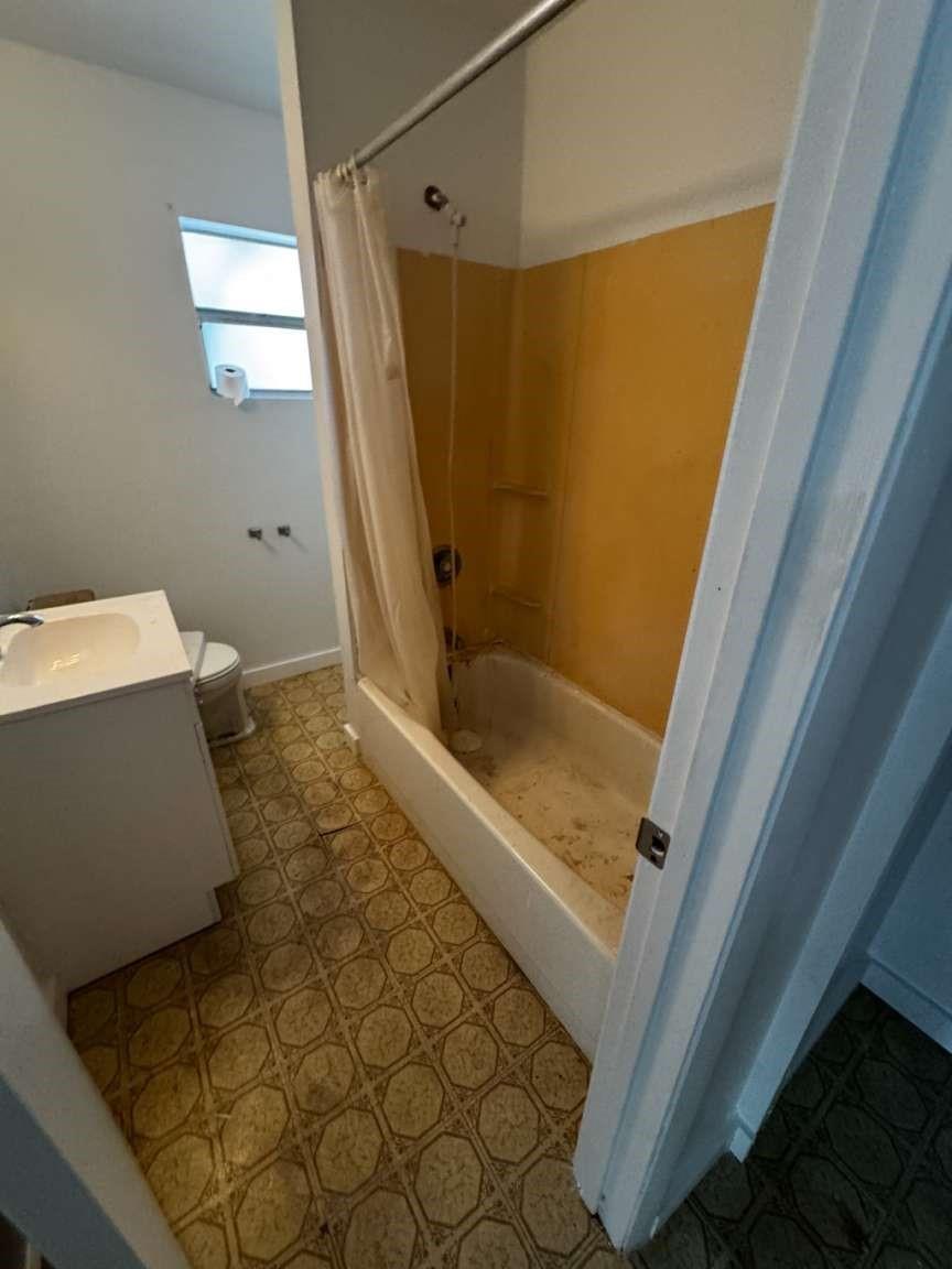 Lauderdale 2-9 D - Residential Income