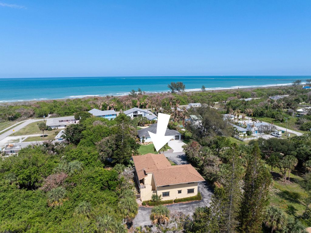 Photo of 2505 Tamarind Drive, Fort Pierce, FL 34949 (MLS # B26024959)