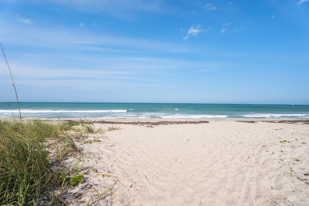 Photo of 2505 Tamarind Drive, Fort Pierce, FL 34949 (MLS # B26024959)