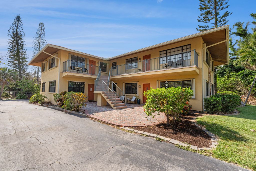 Photo of 2505 Tamarind Drive, Fort Pierce, FL 34949 (MLS # B26024959)
