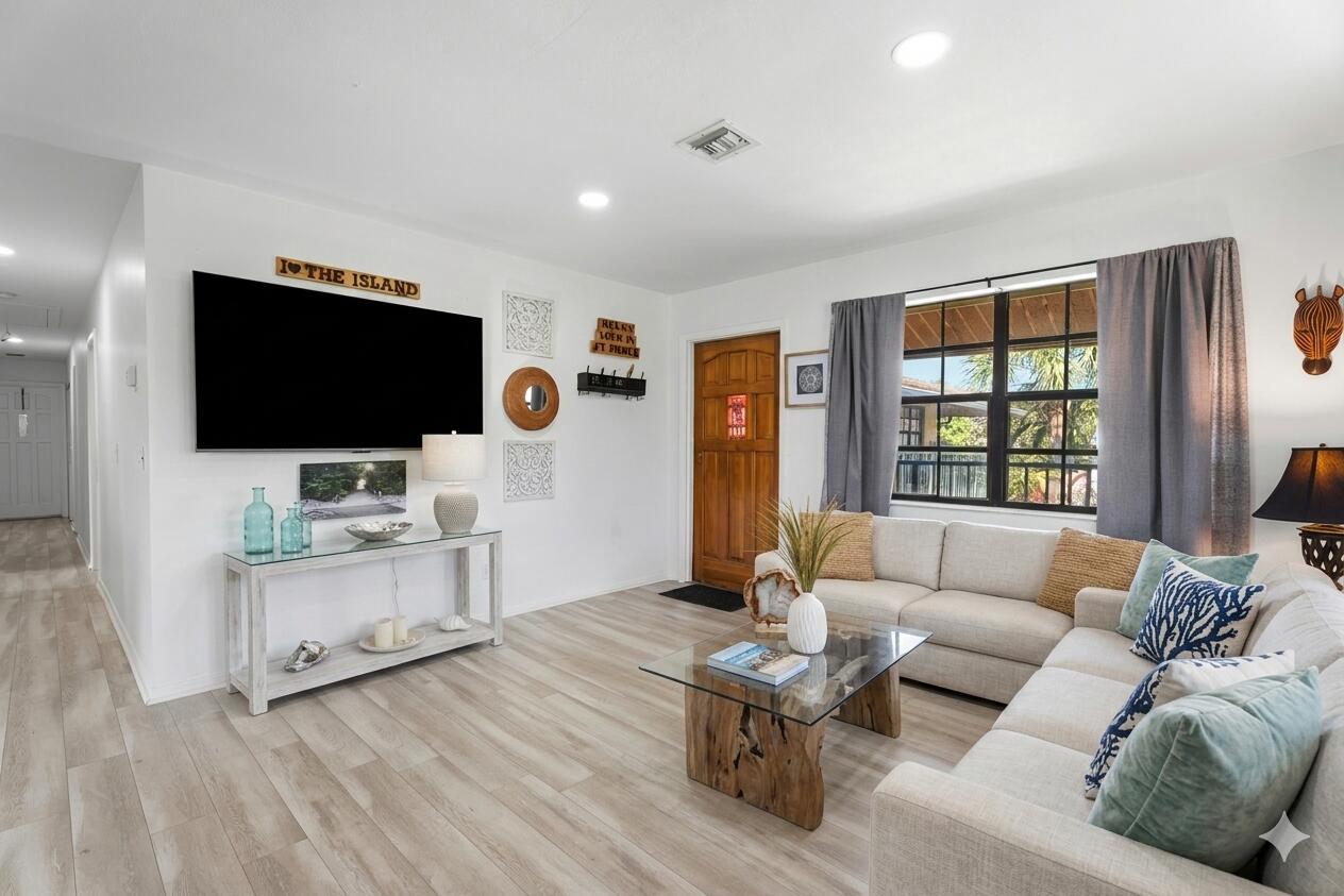 2505 Tamarind Drive