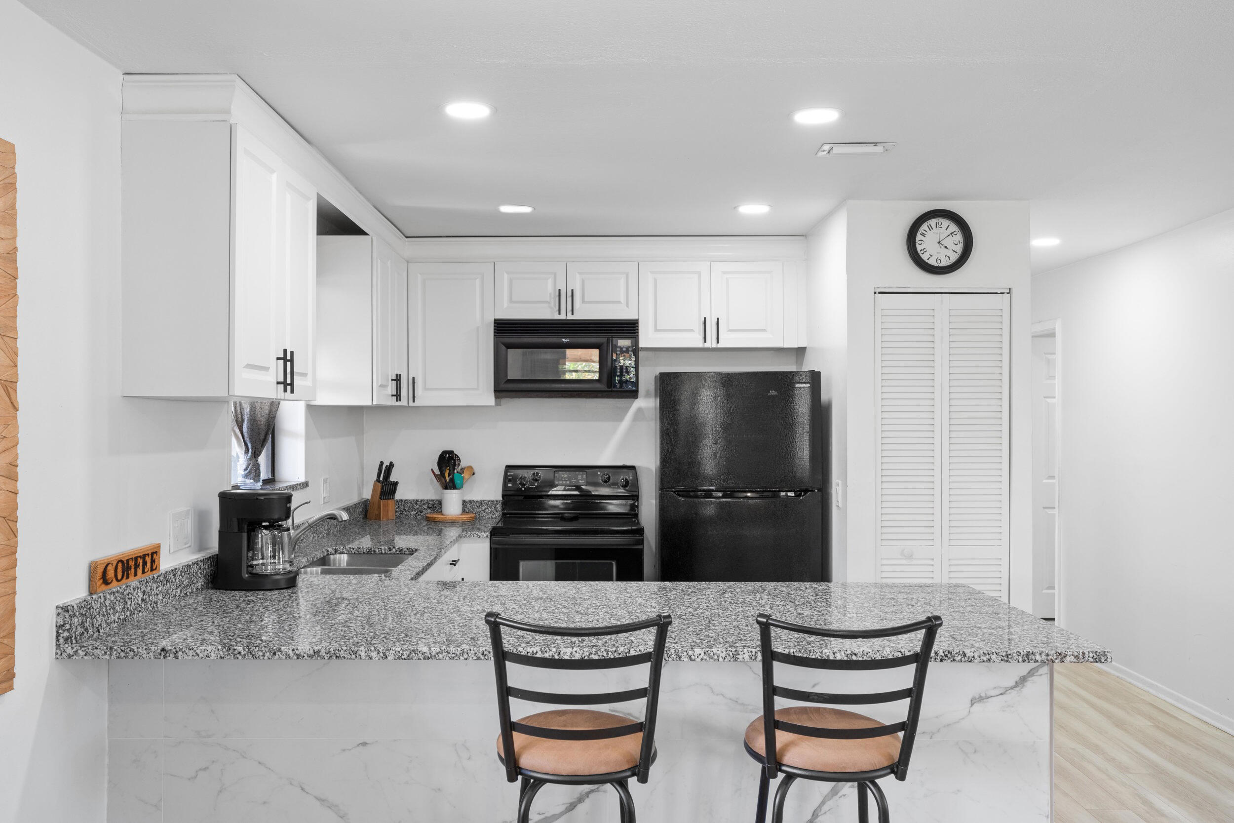 SAND & SEA APARTMENTS OF NORTH BEACH - Residential