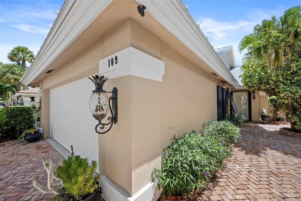 Photo of 109 Seashore Drive, Jupiter, FL 33477 (MLS # B26032291)