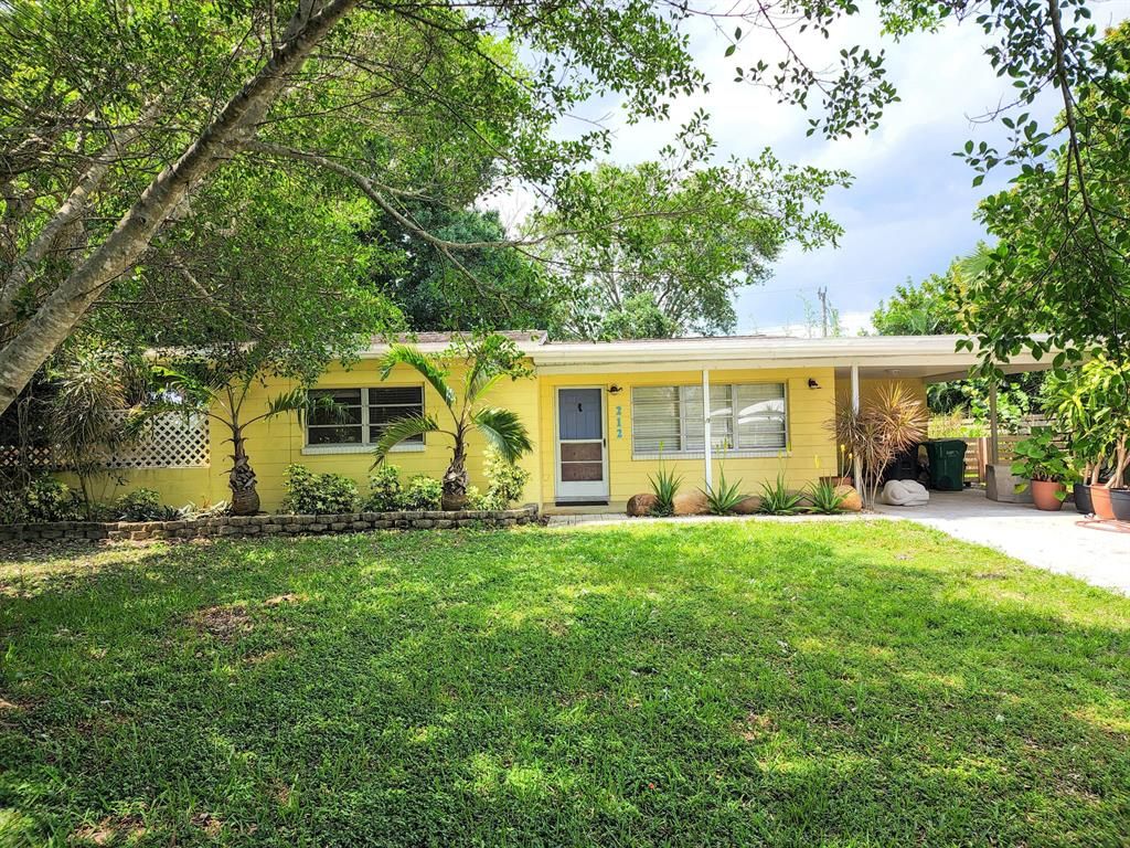 Photo of 212 Oak Lane, Port Saint Lucie, FL 34952 (MLS # R10789717)