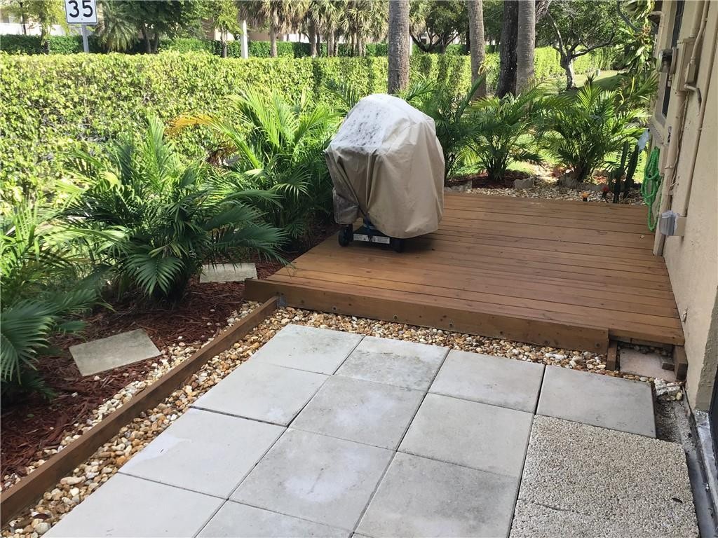 WESTLAKE - Residential