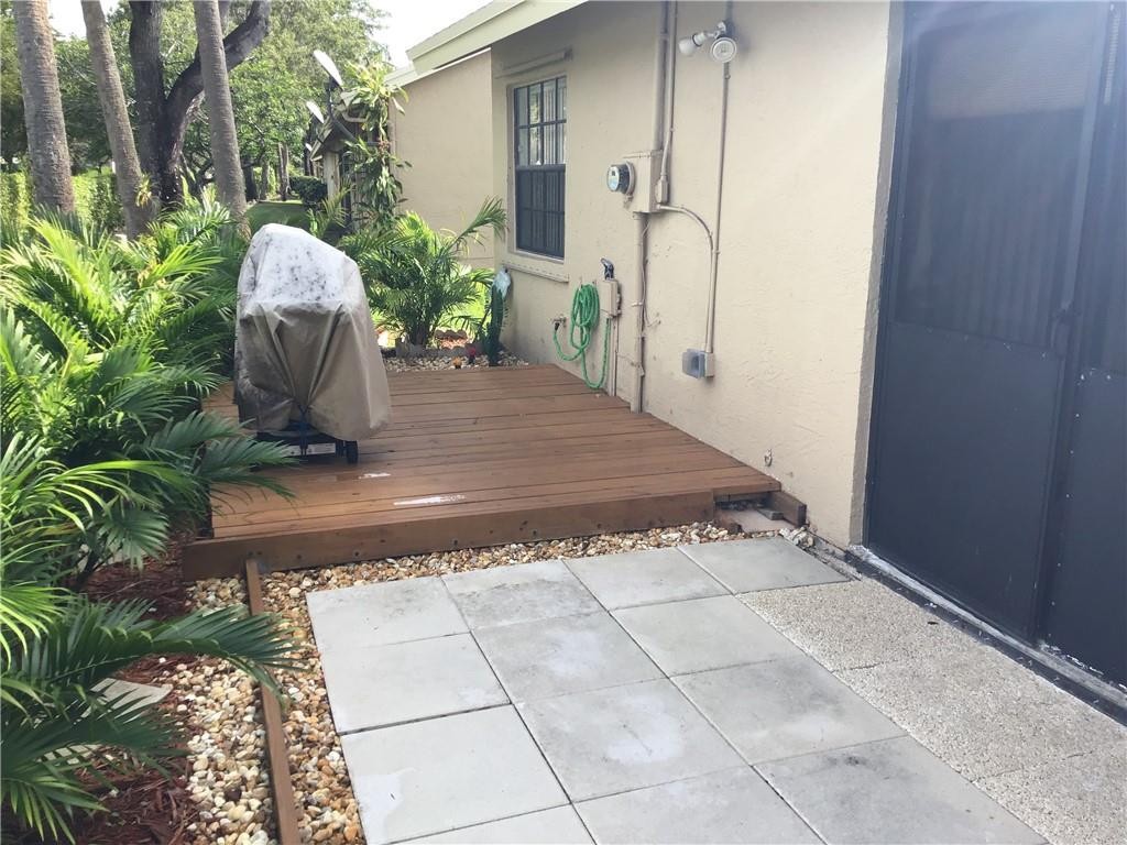 WESTLAKE - Residential